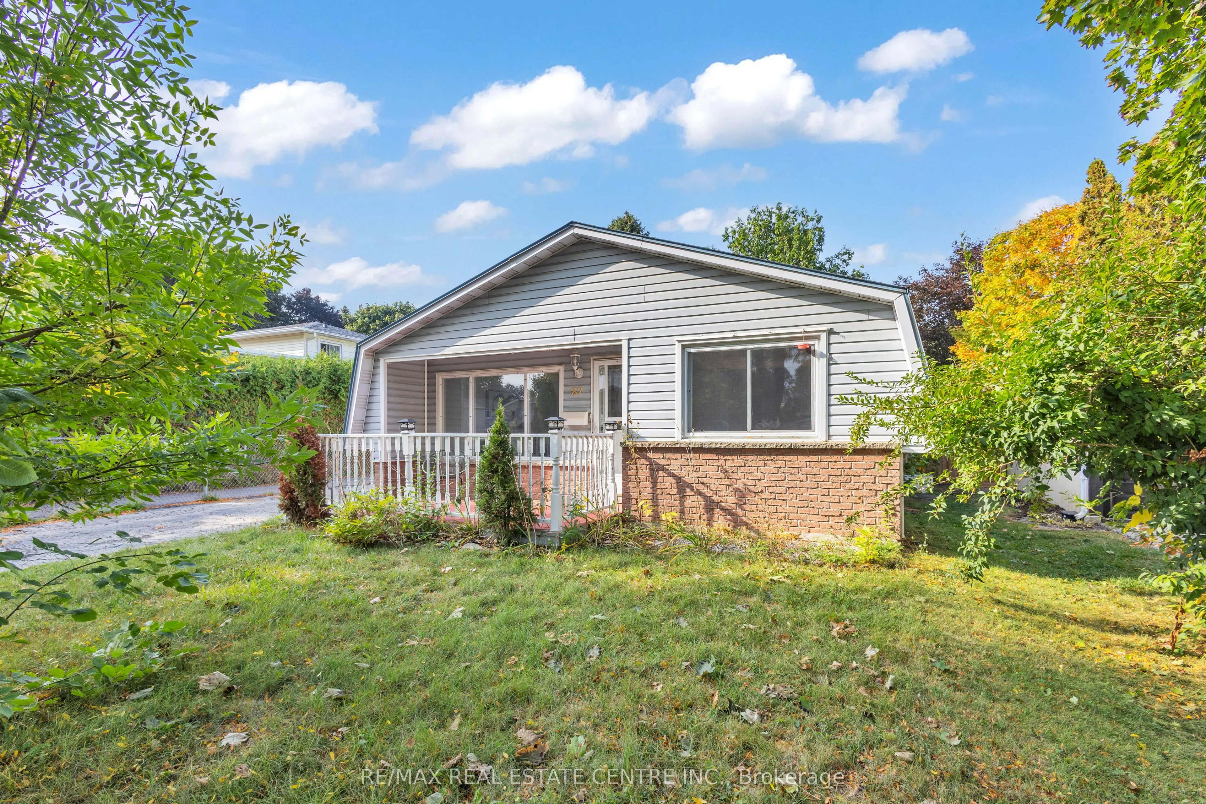 87 Christopher Drive
