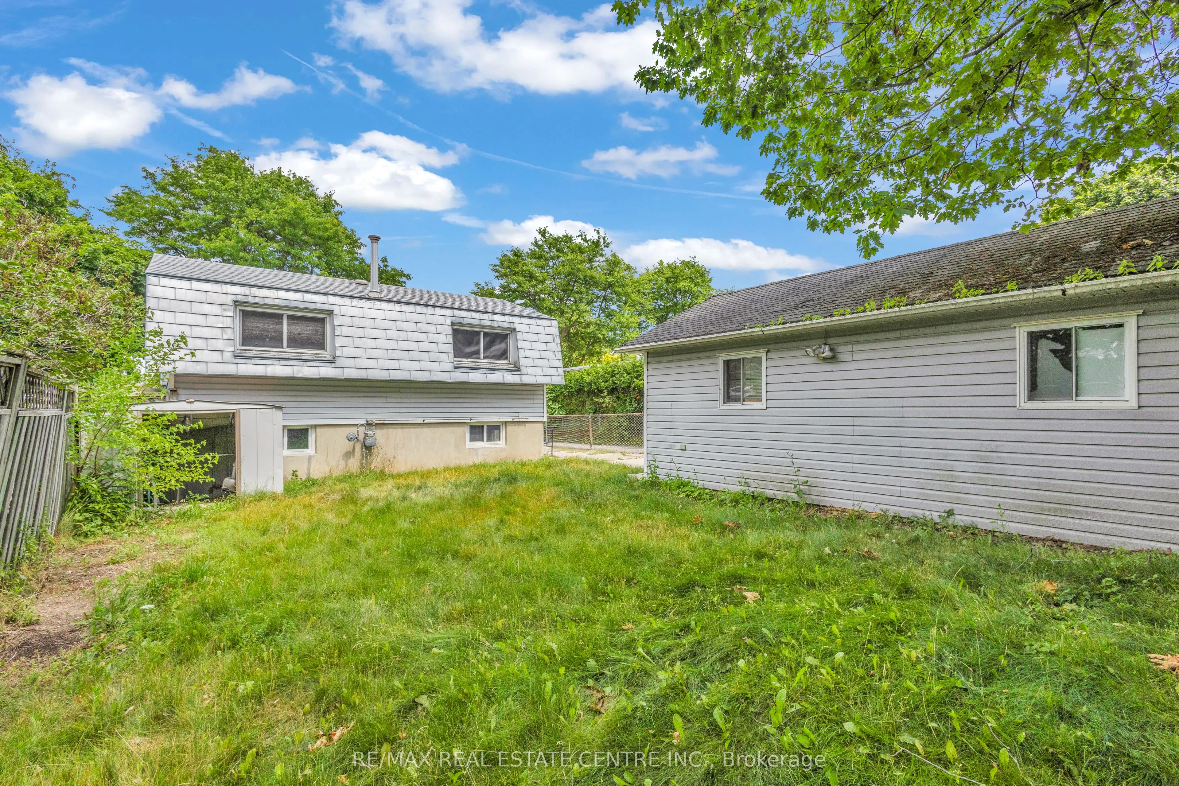 87 Christopher Drive