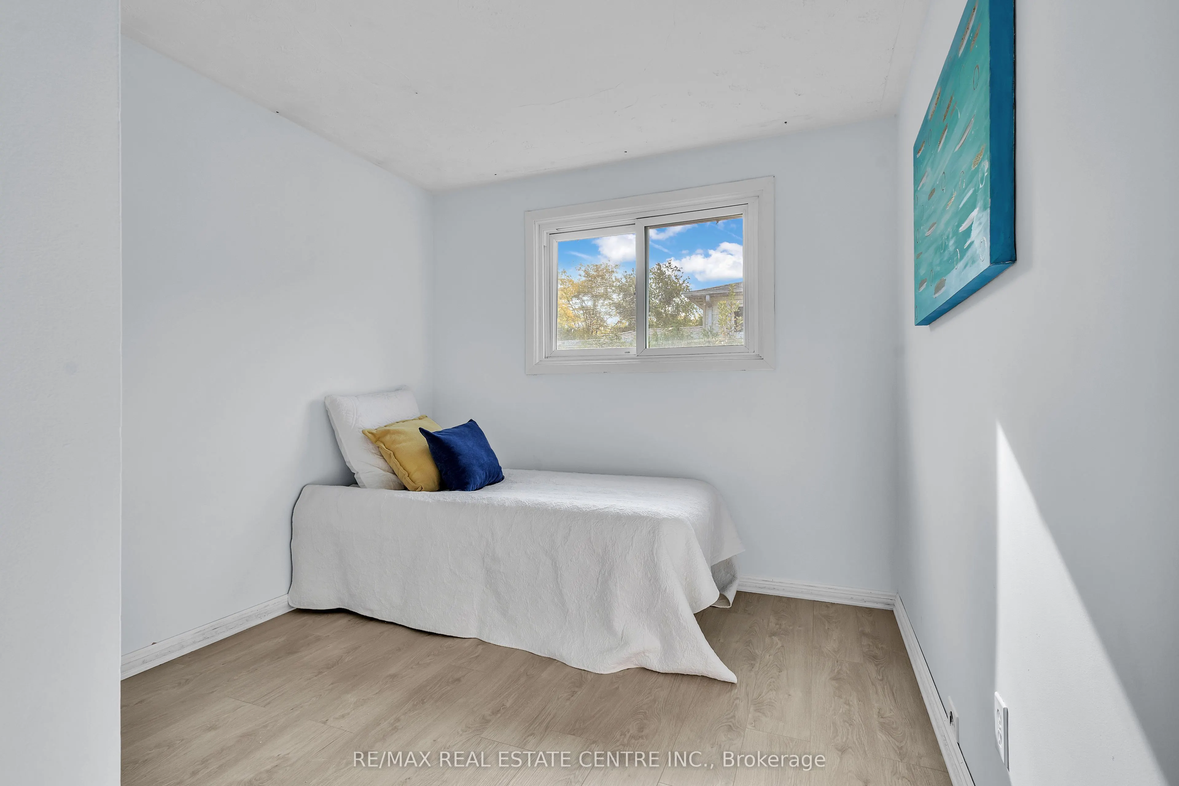 87 Christopher Drive