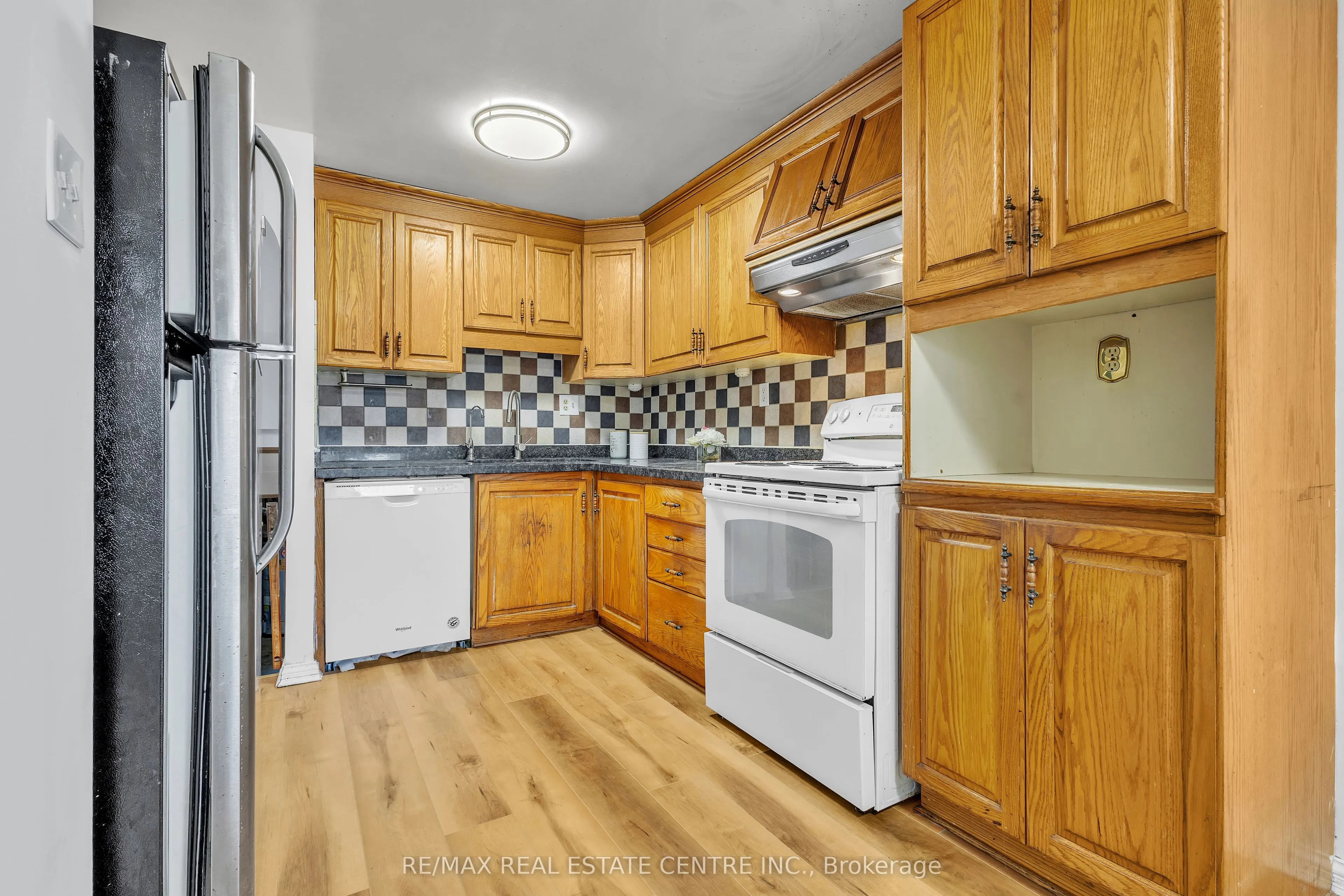 87 Christopher Drive