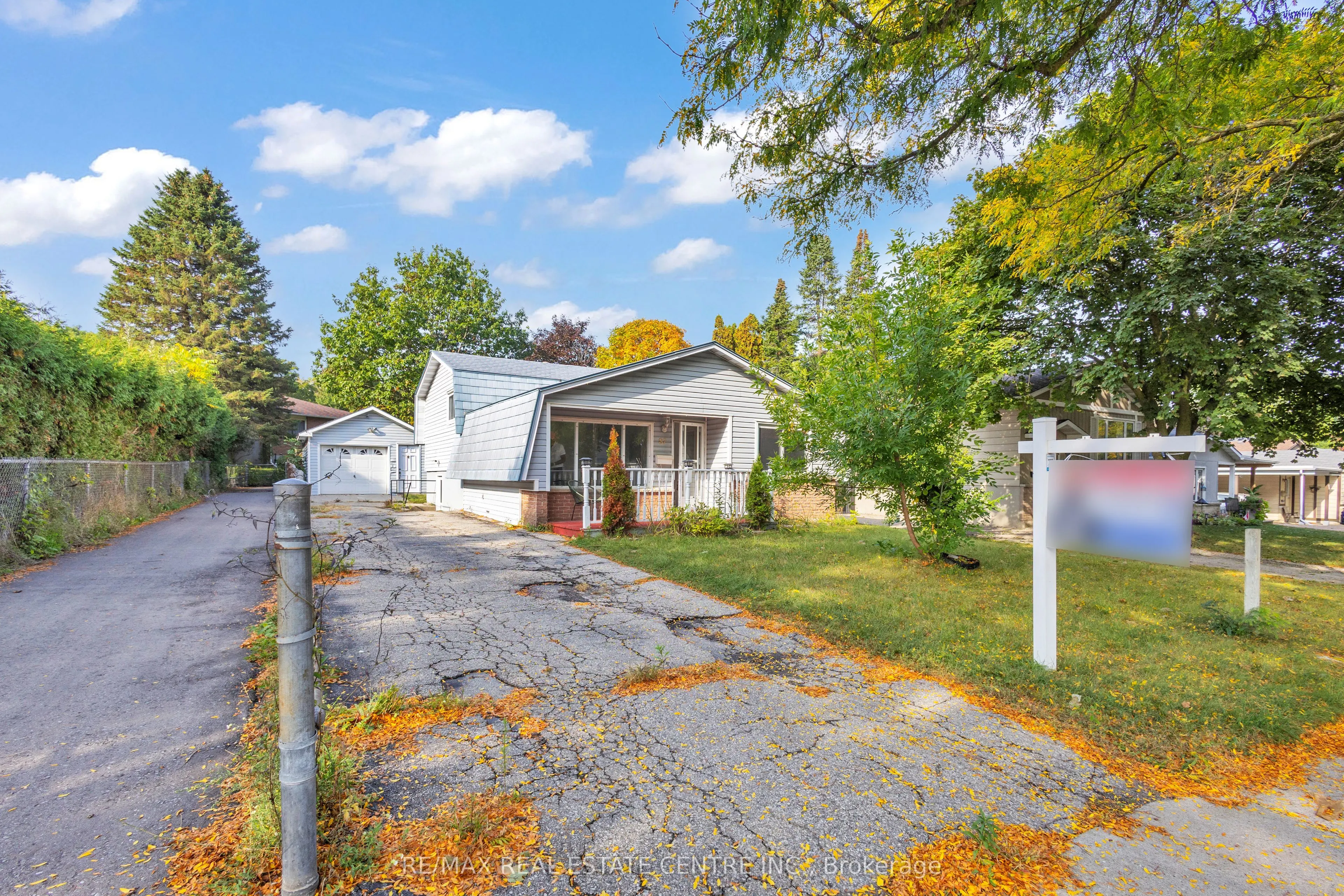 87 Christopher Drive