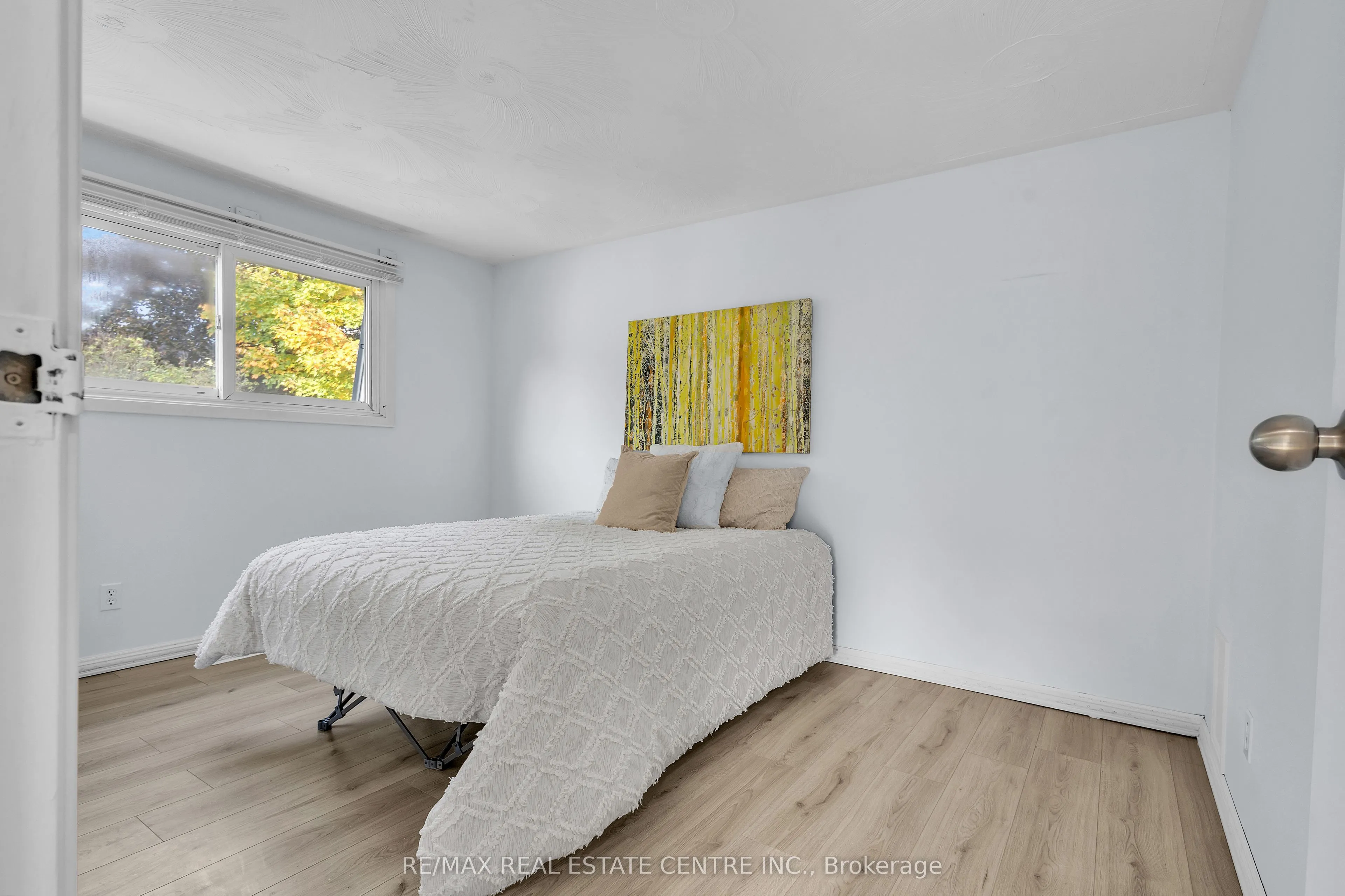 87 Christopher Drive
