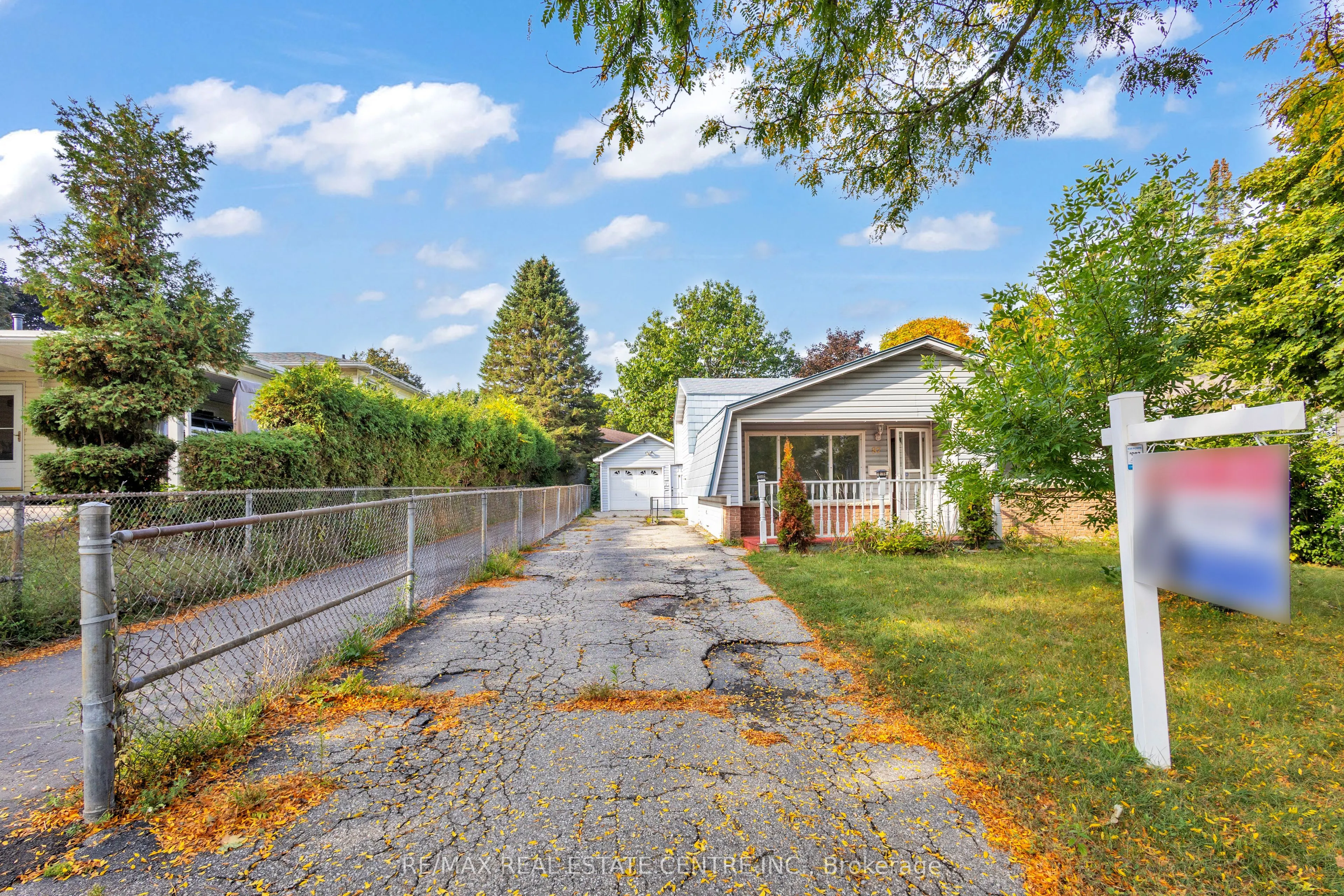 87 Christopher Drive