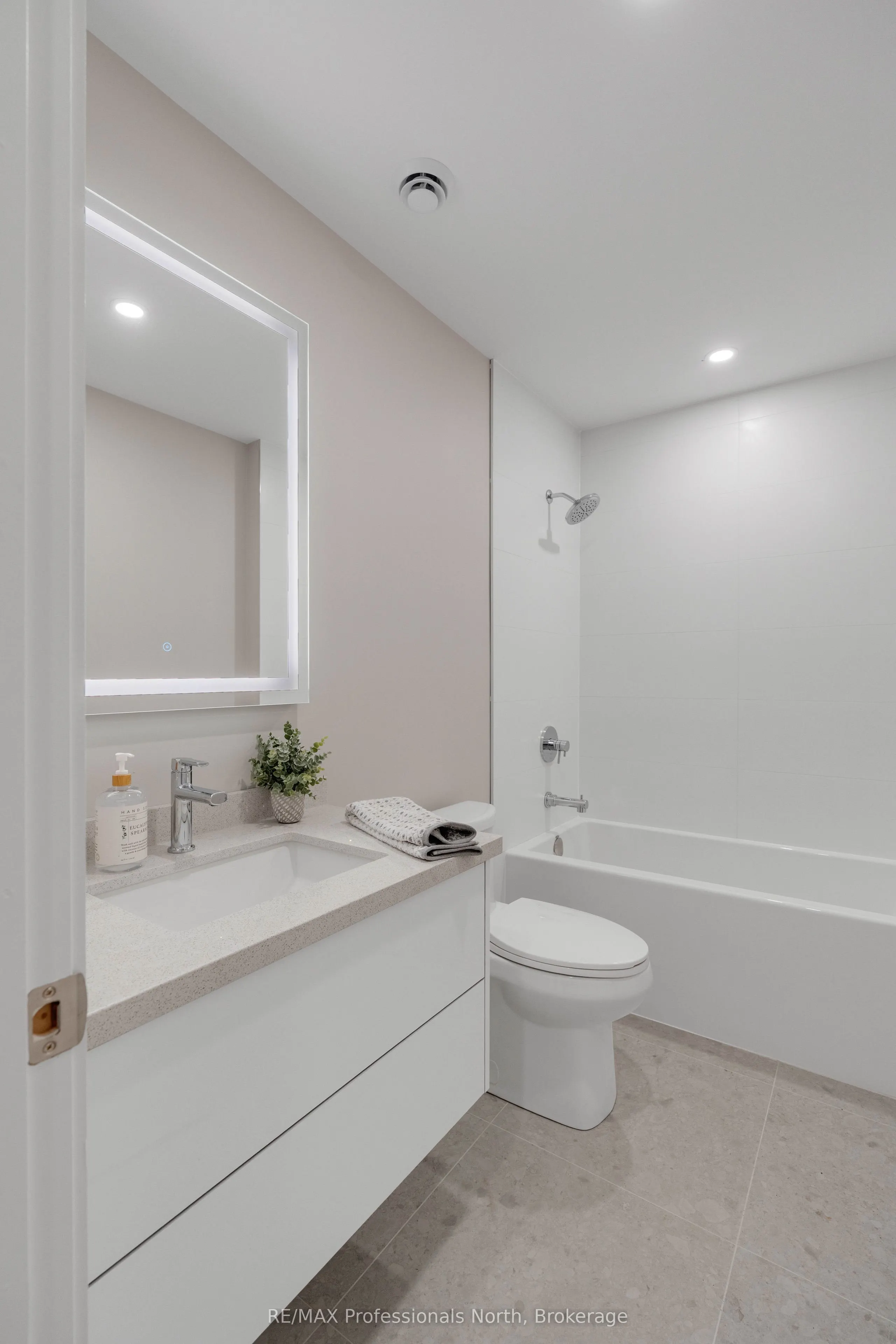 32 Brunel Road, #203