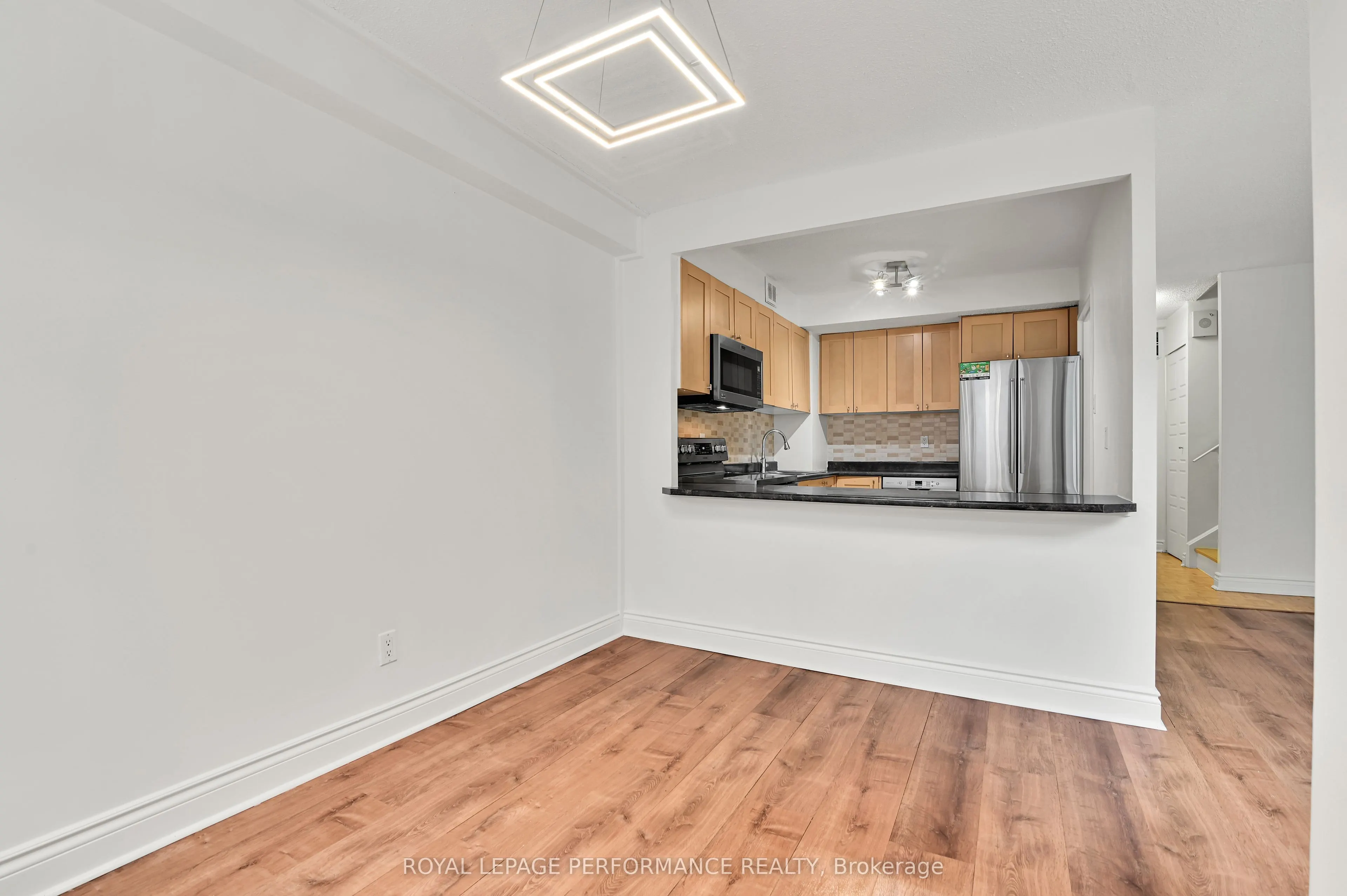 515 St Laurent Boulevard, #344