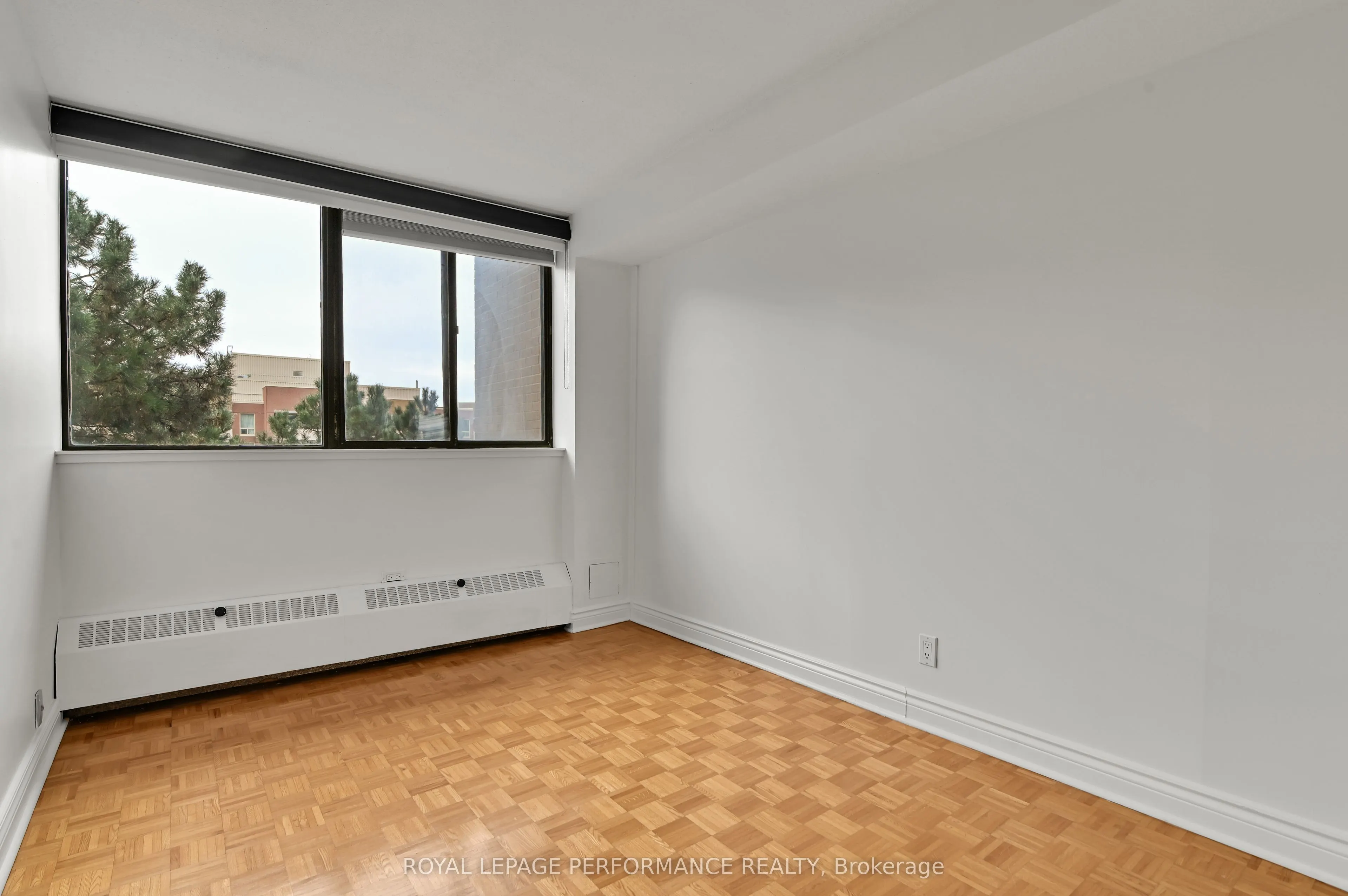 515 St Laurent Boulevard, #344