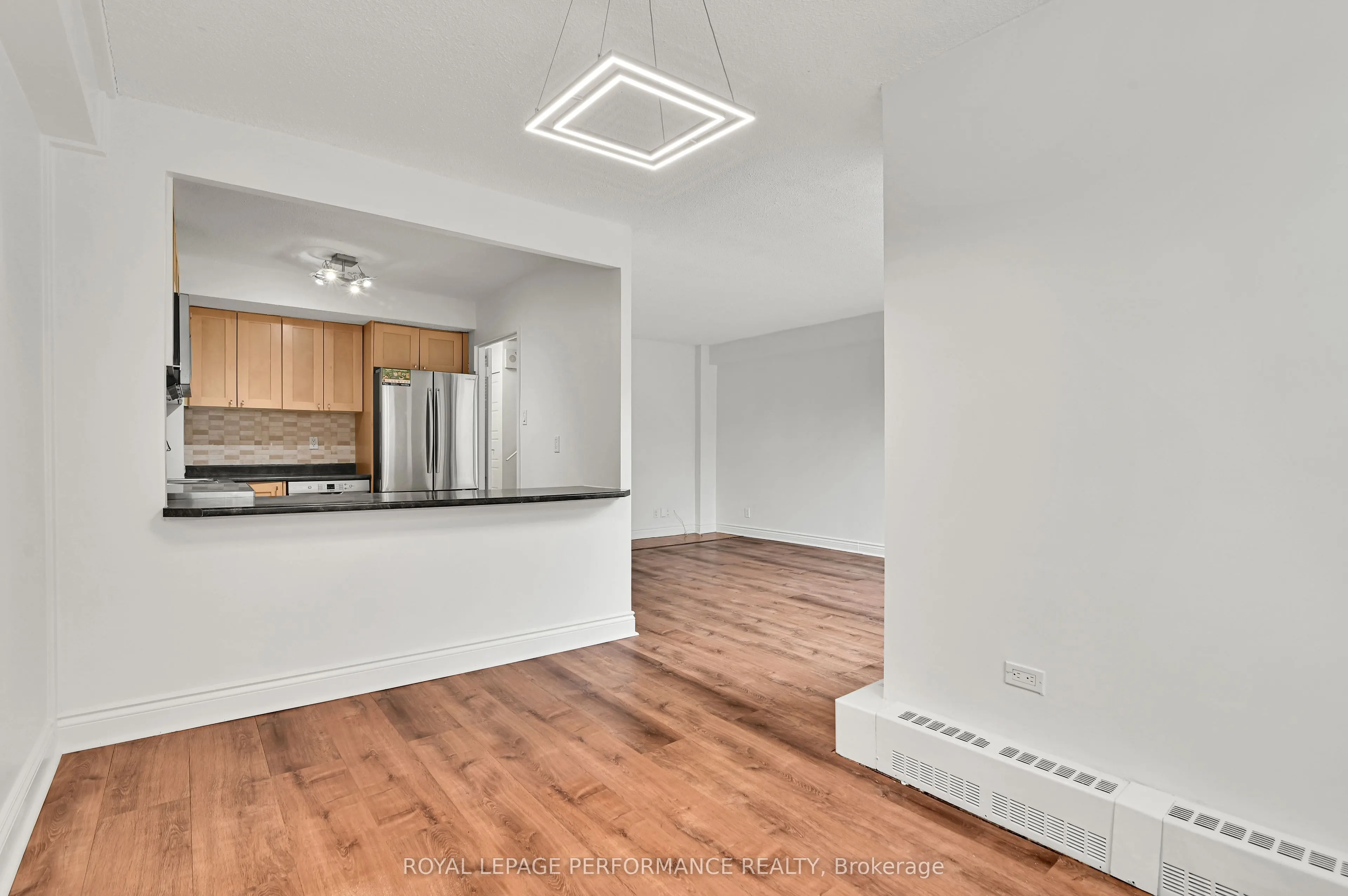 515 St Laurent Boulevard, #344
