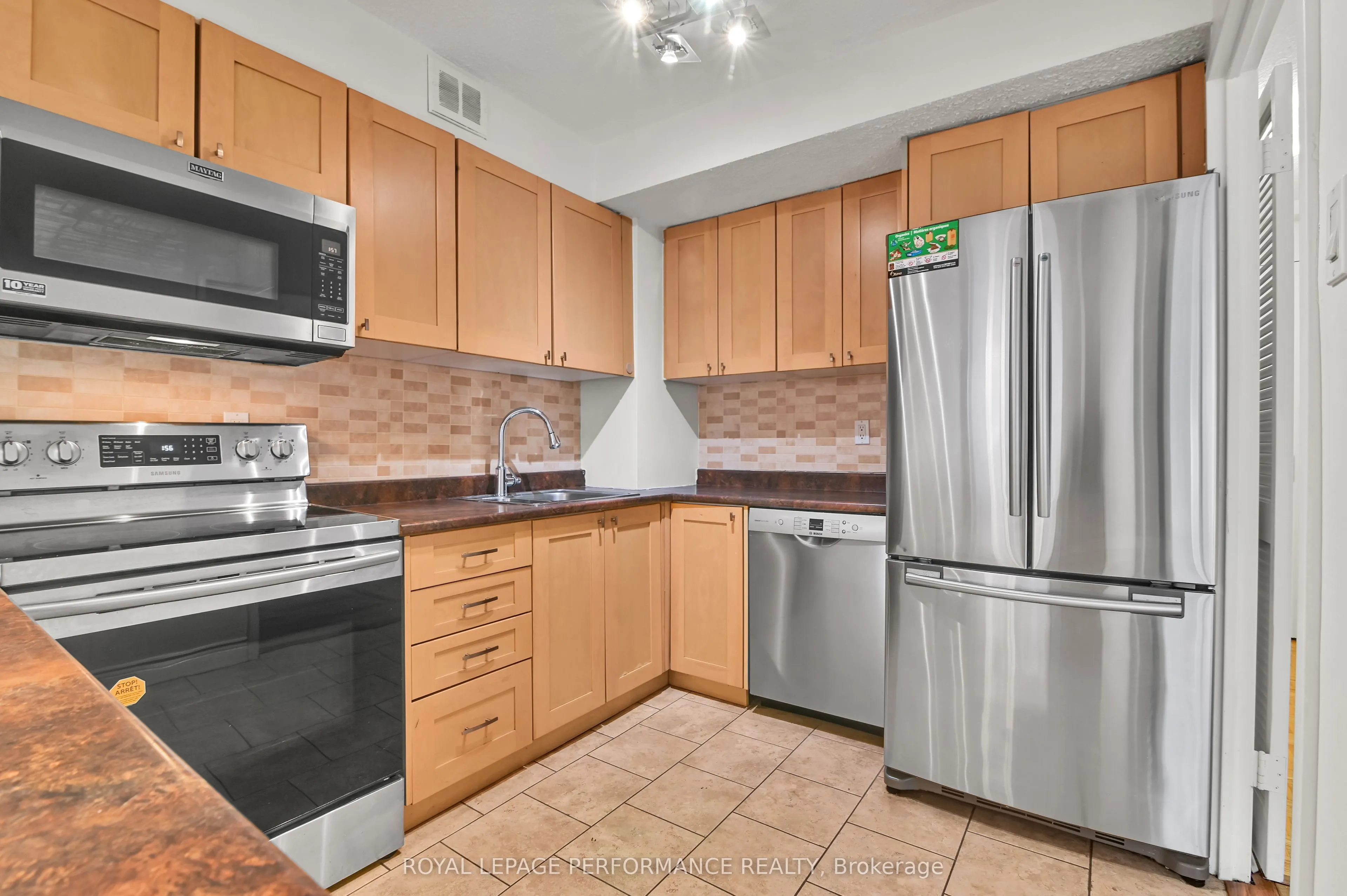 515 St Laurent Boulevard, #344