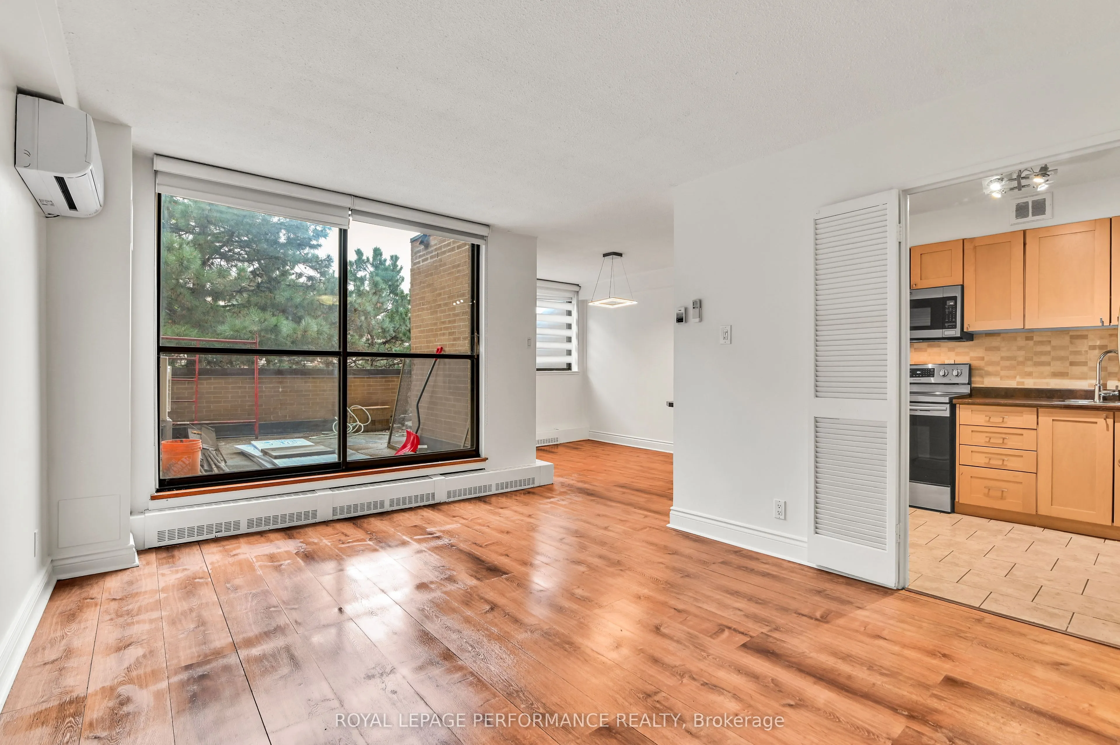 515 St Laurent Boulevard, #344