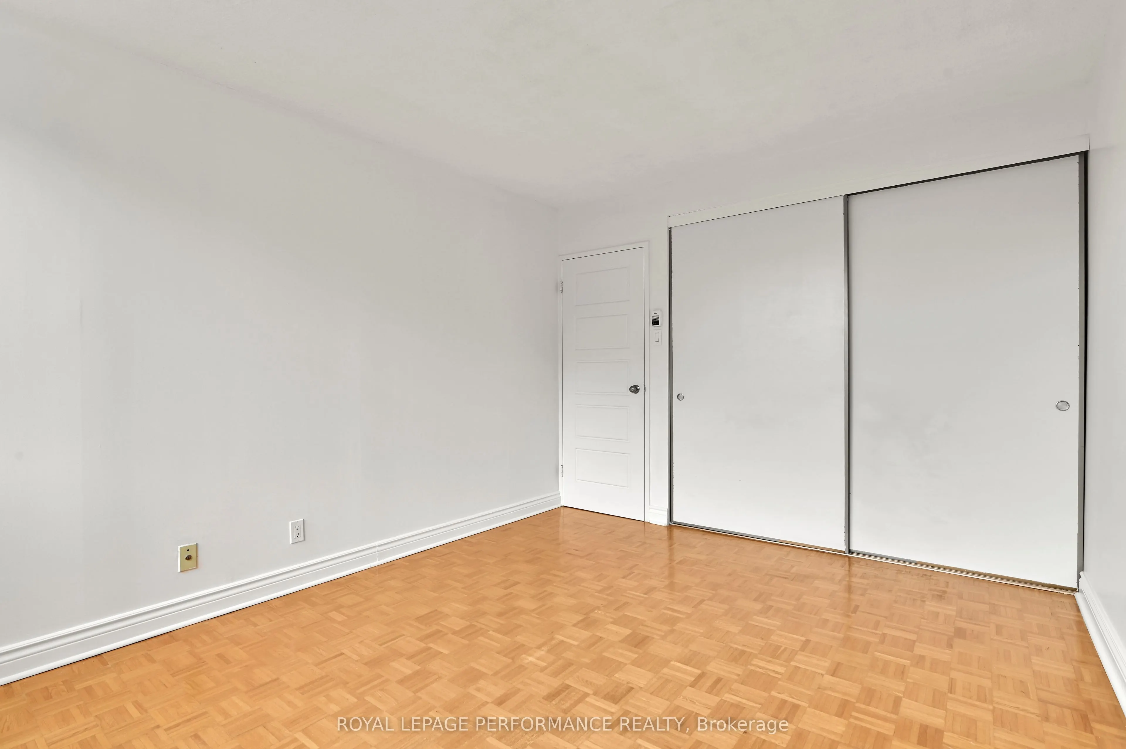 515 St Laurent Boulevard, #344