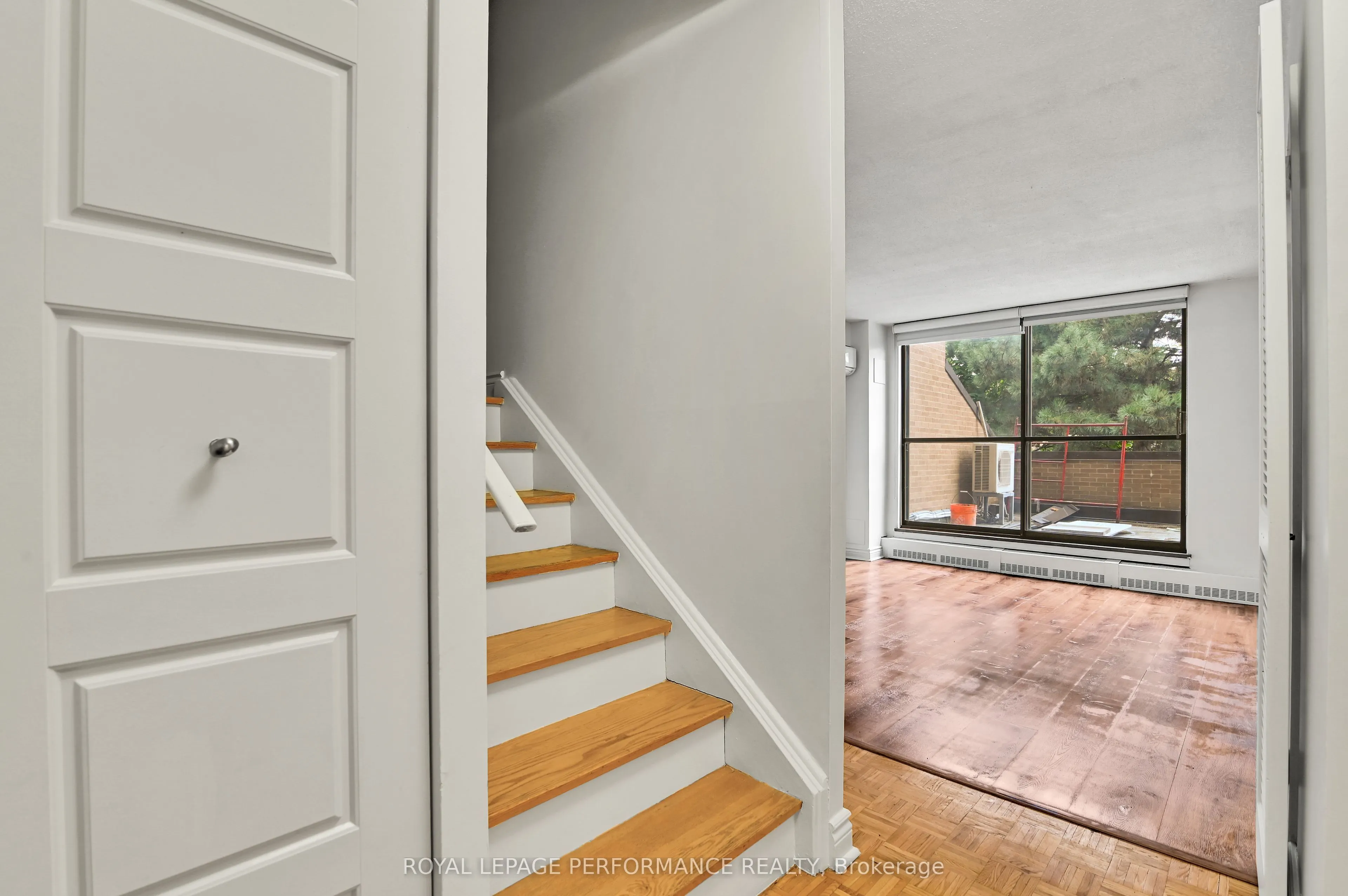 515 St Laurent Boulevard, #344