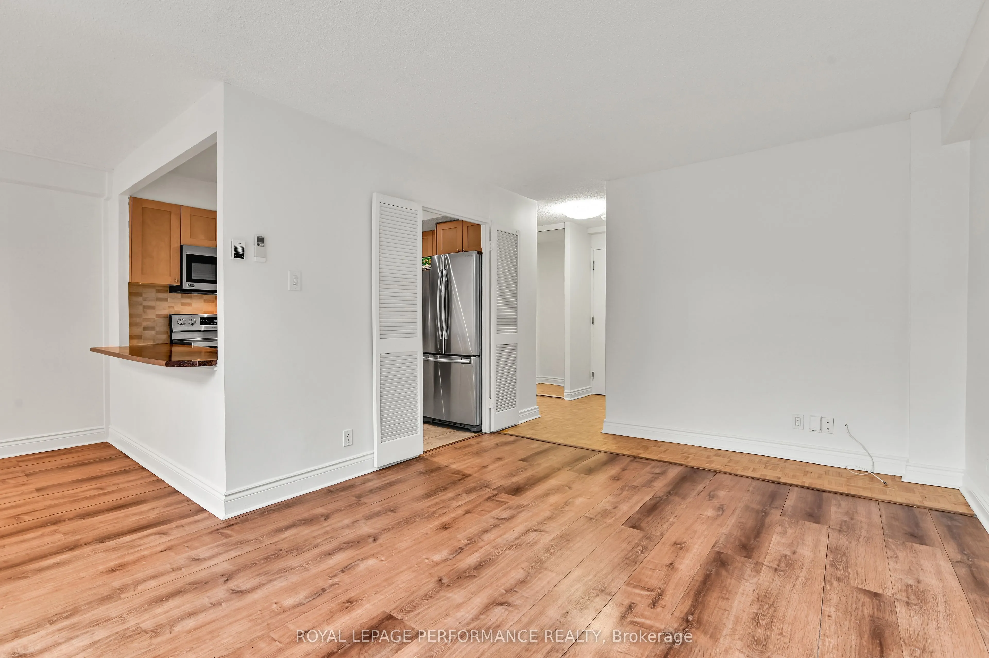 515 St Laurent Boulevard, #344