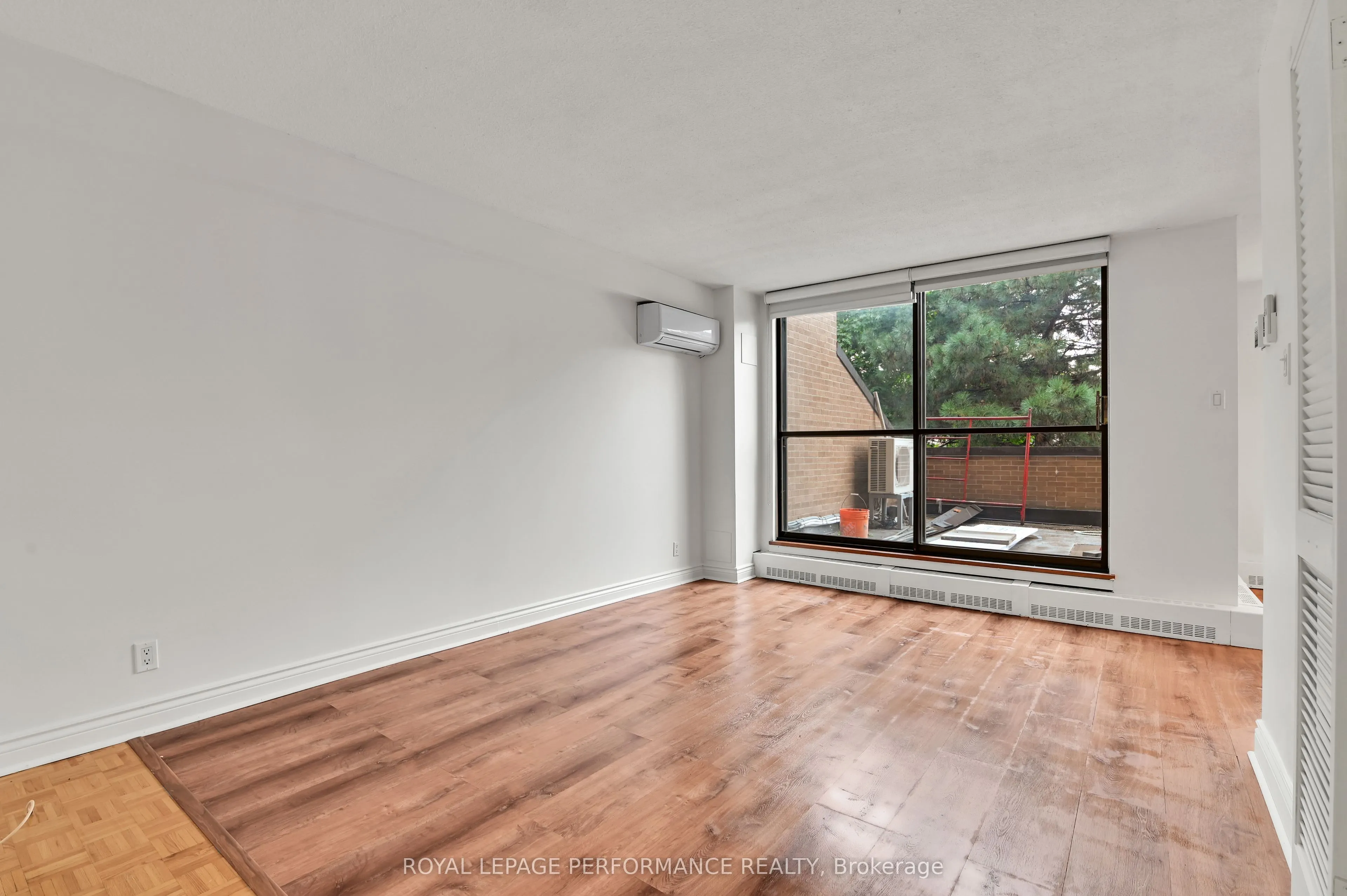 515 St Laurent Boulevard, #344