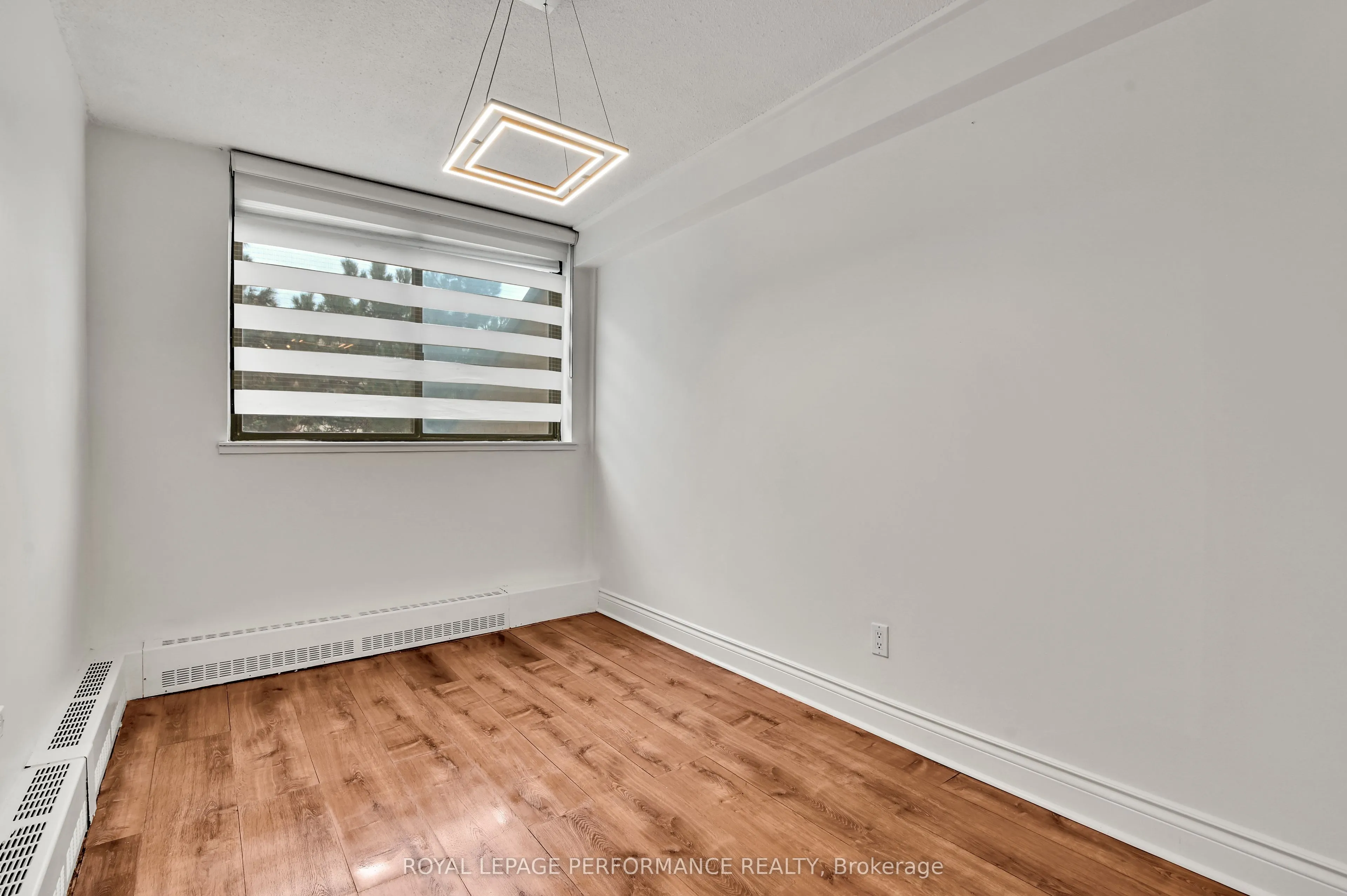 515 St Laurent Boulevard, #344