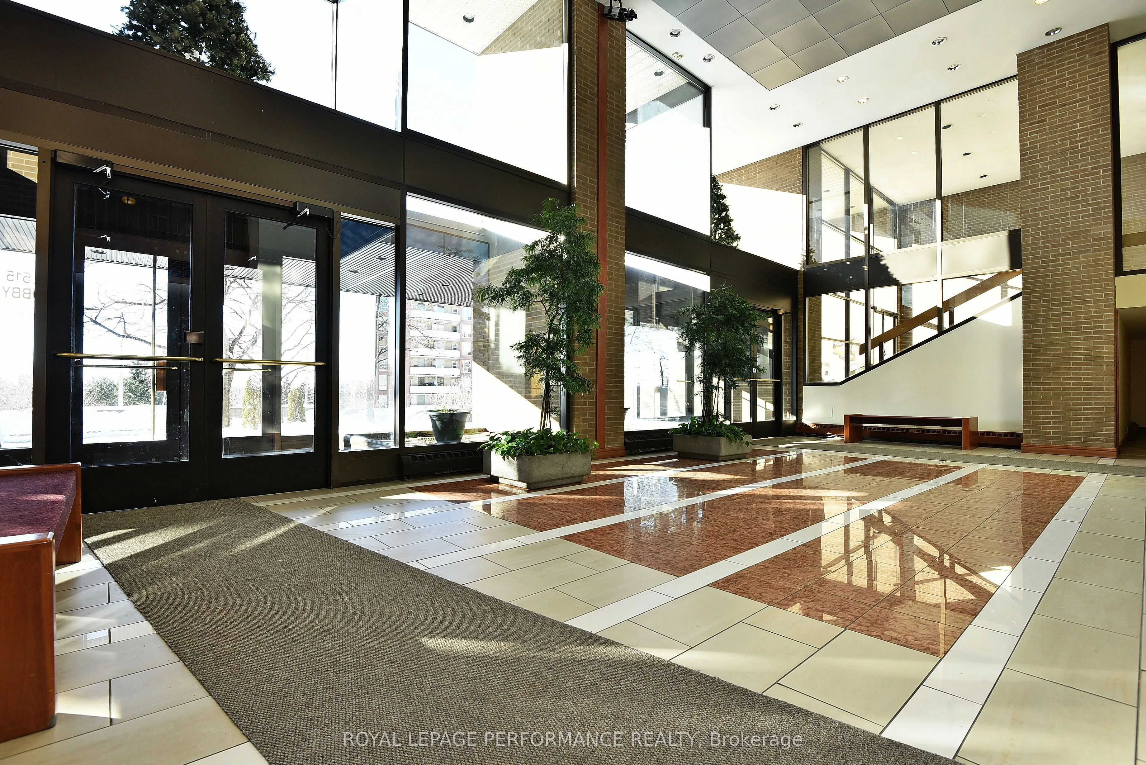 515 St Laurent Boulevard, #344