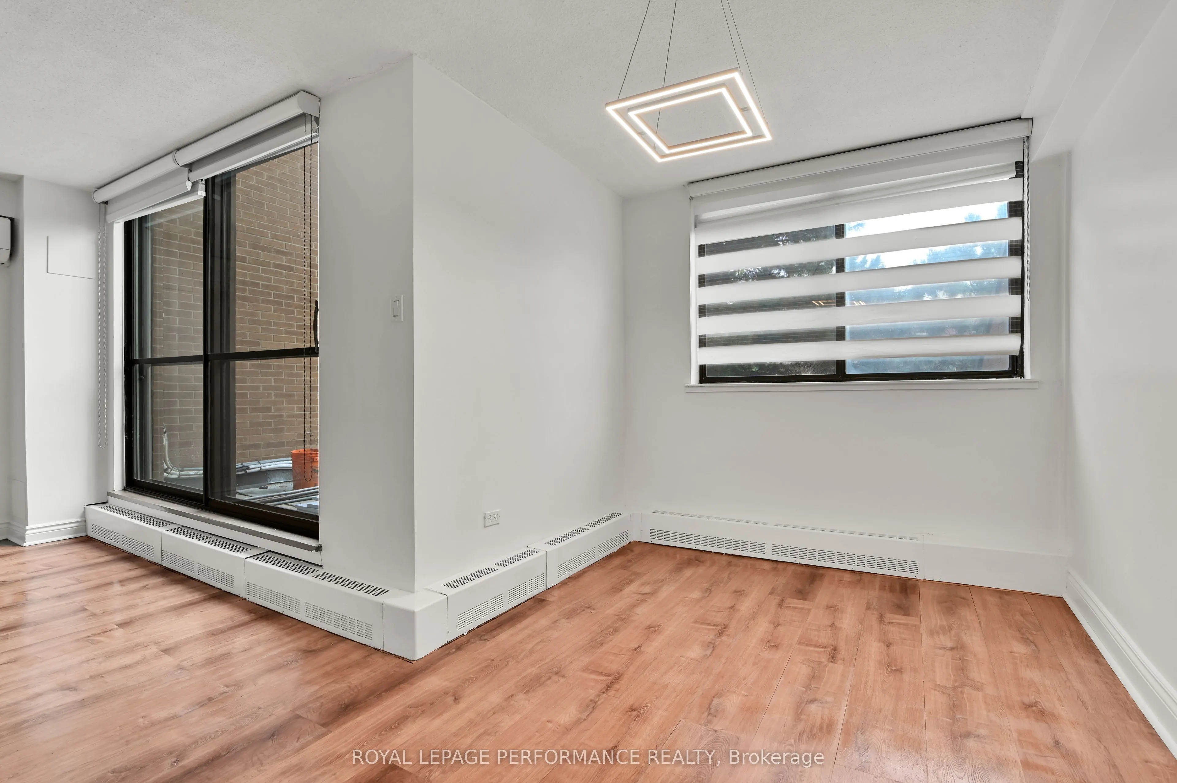 515 St Laurent Boulevard, #344