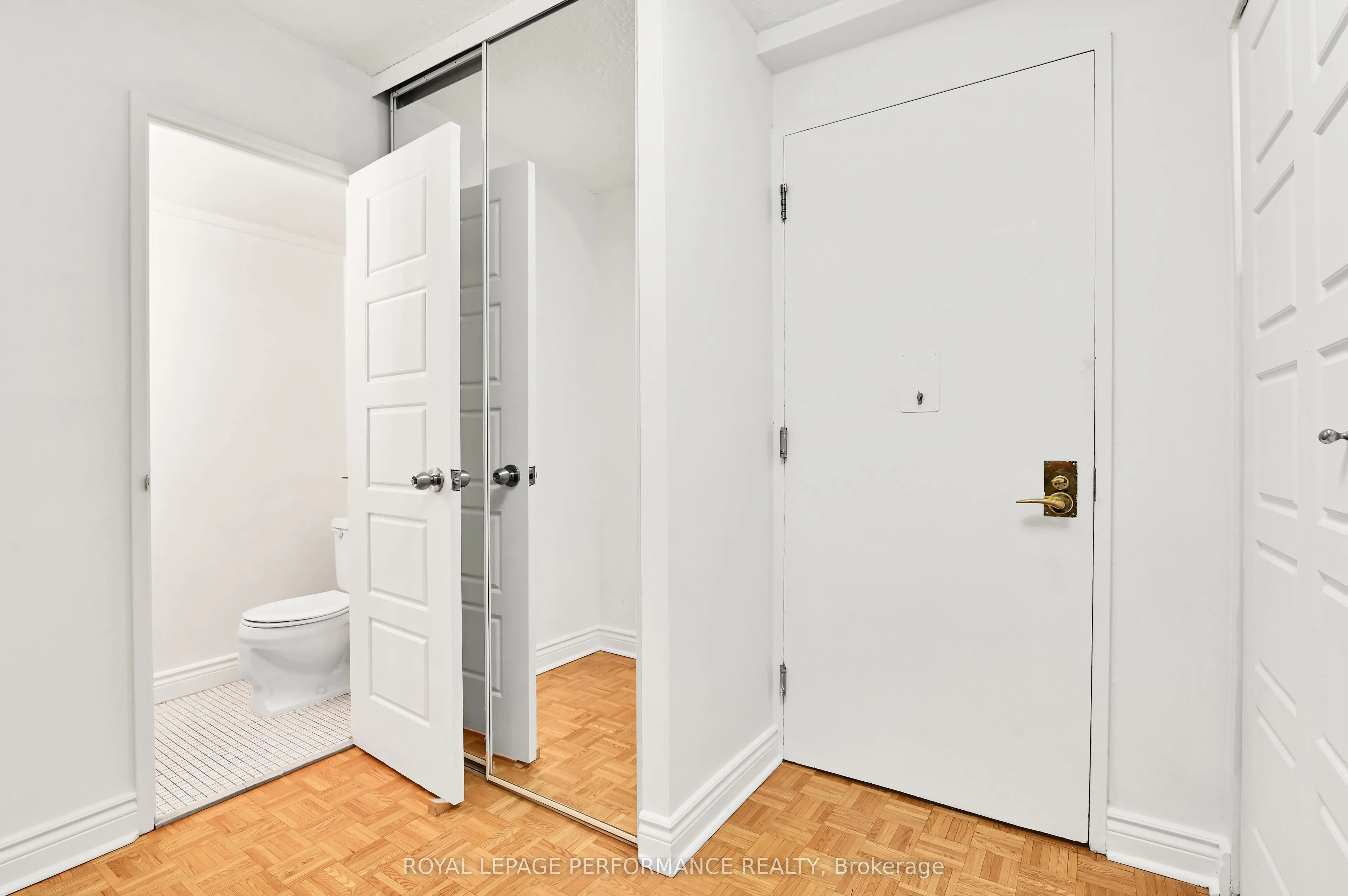 515 St Laurent Boulevard, #344