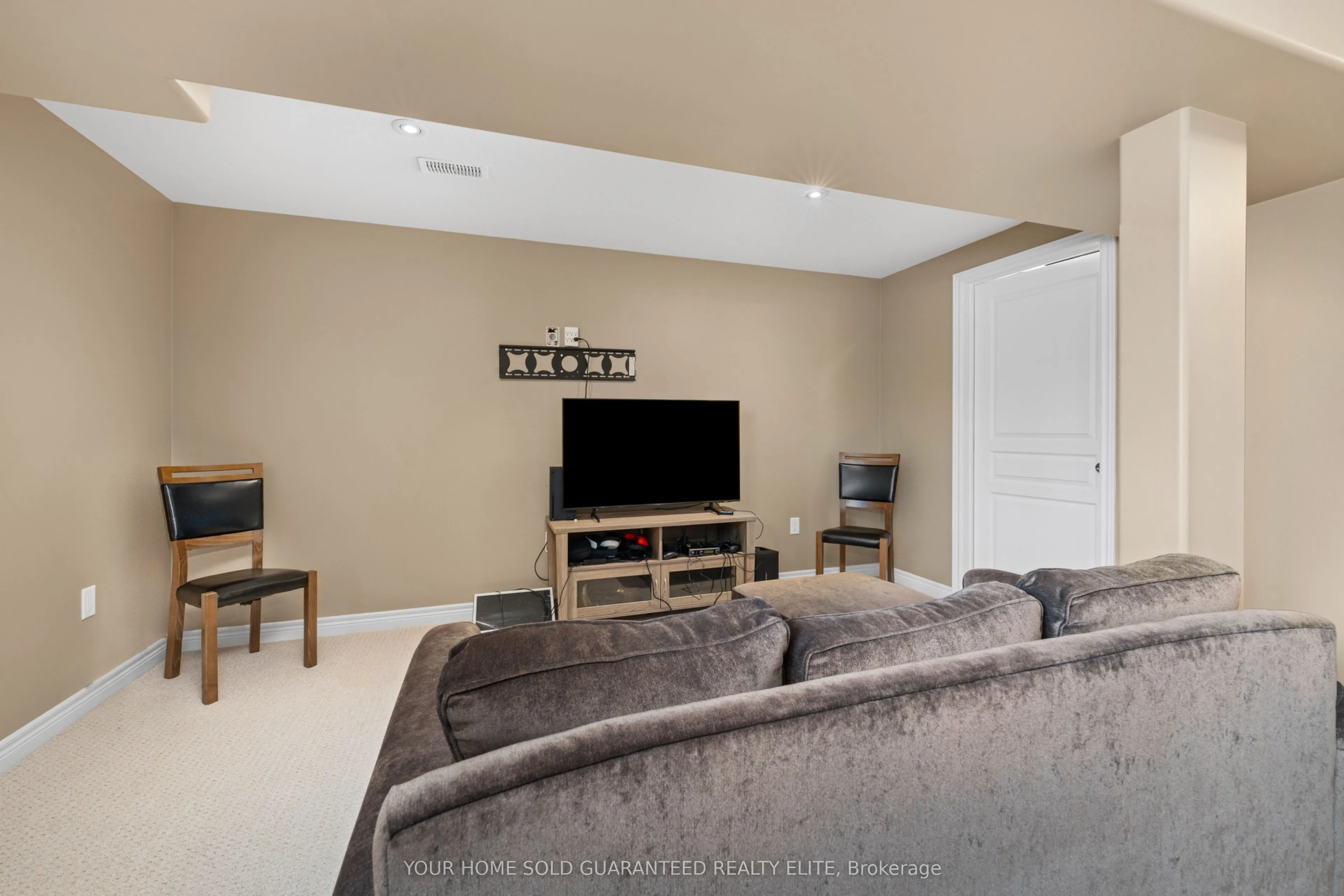 6 Chestnut Drive, #16
