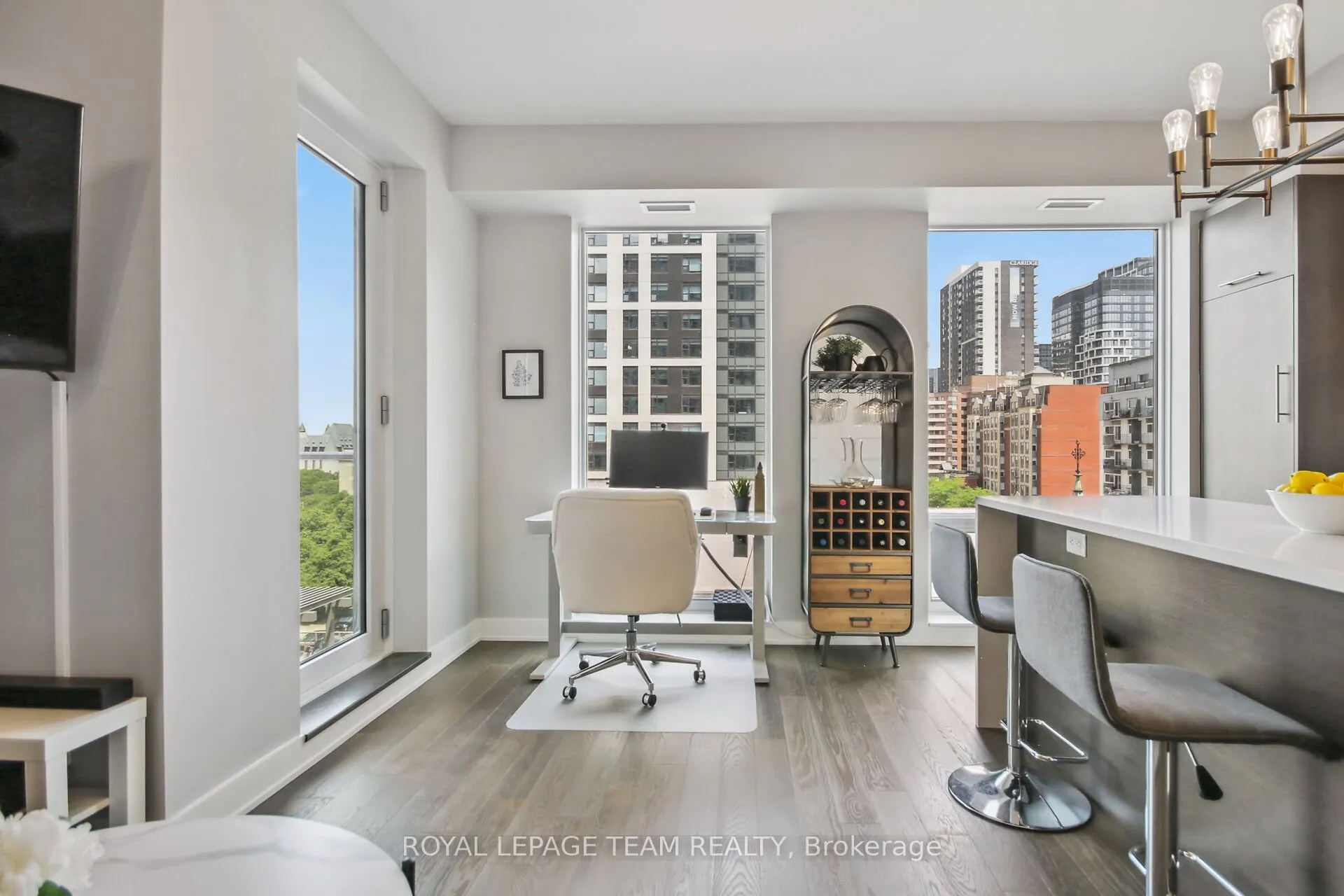 428 Sparks Street, #701