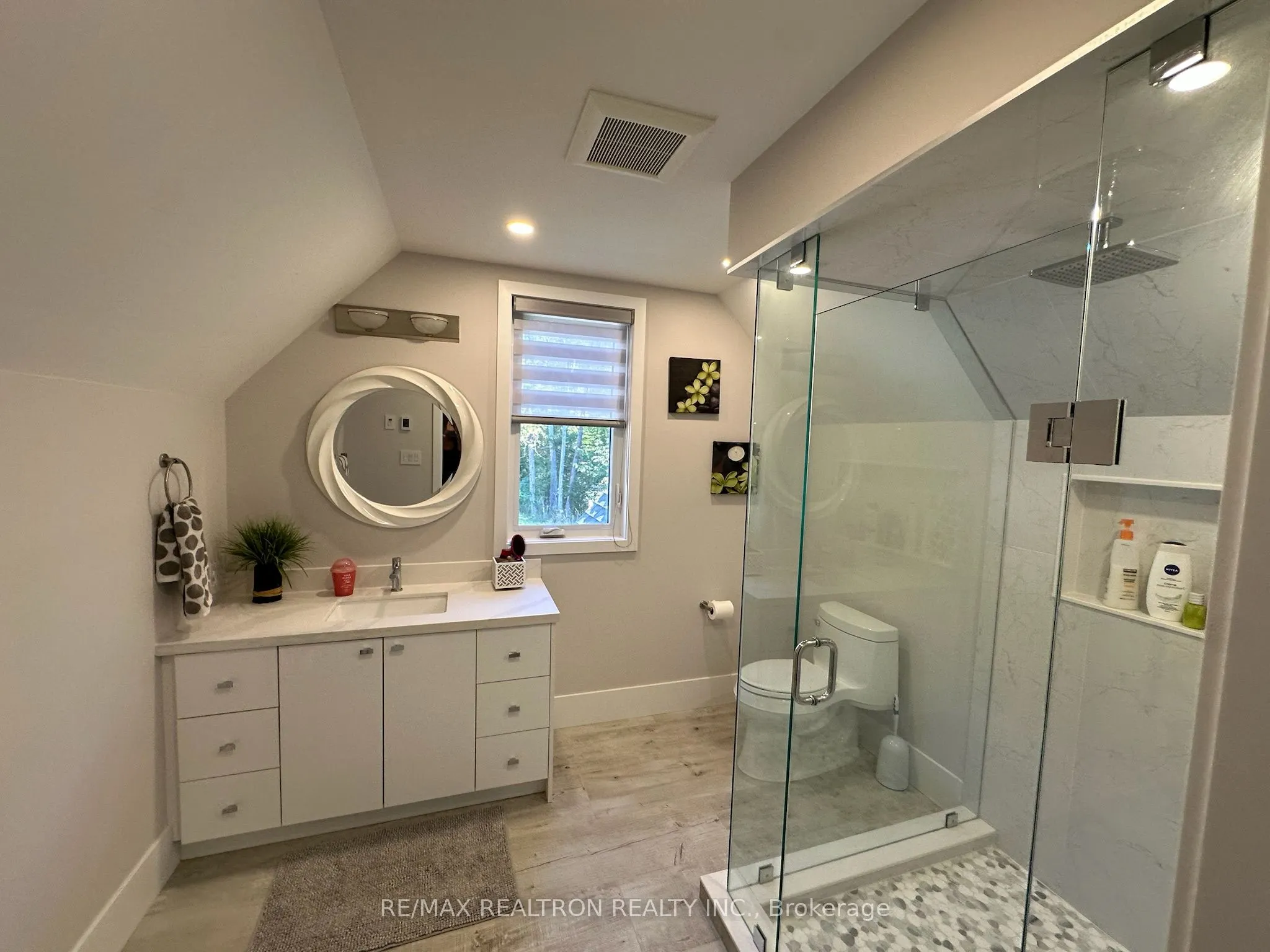 399 Hillside Drive