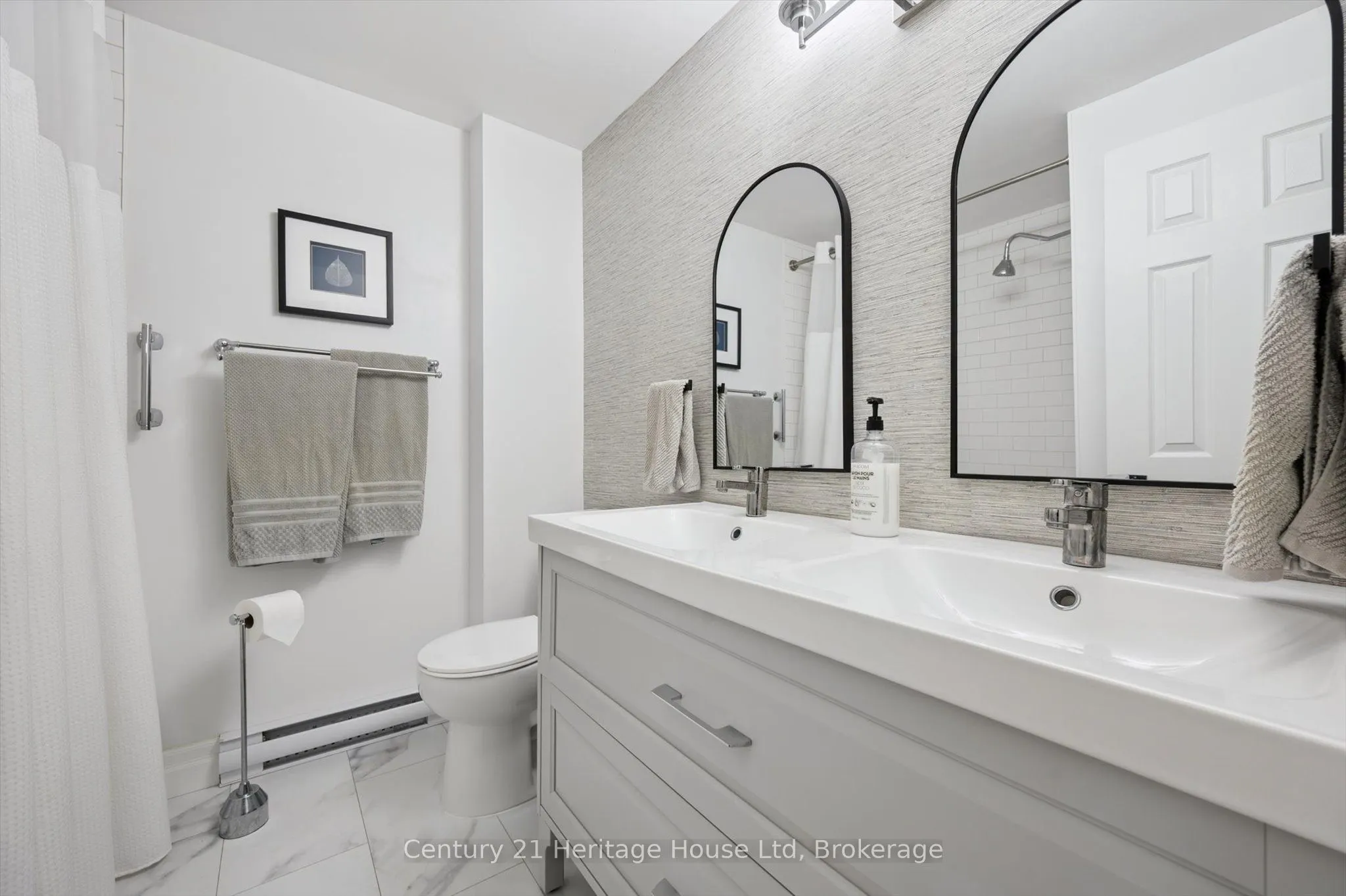 2 Worton Avenue, #10