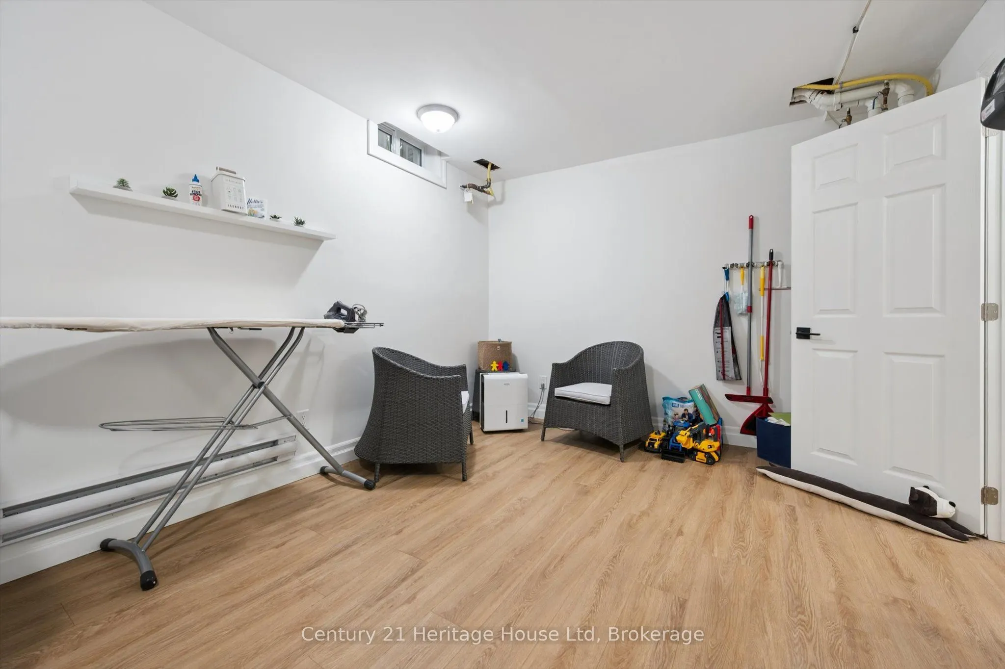 2 Worton Avenue, #10