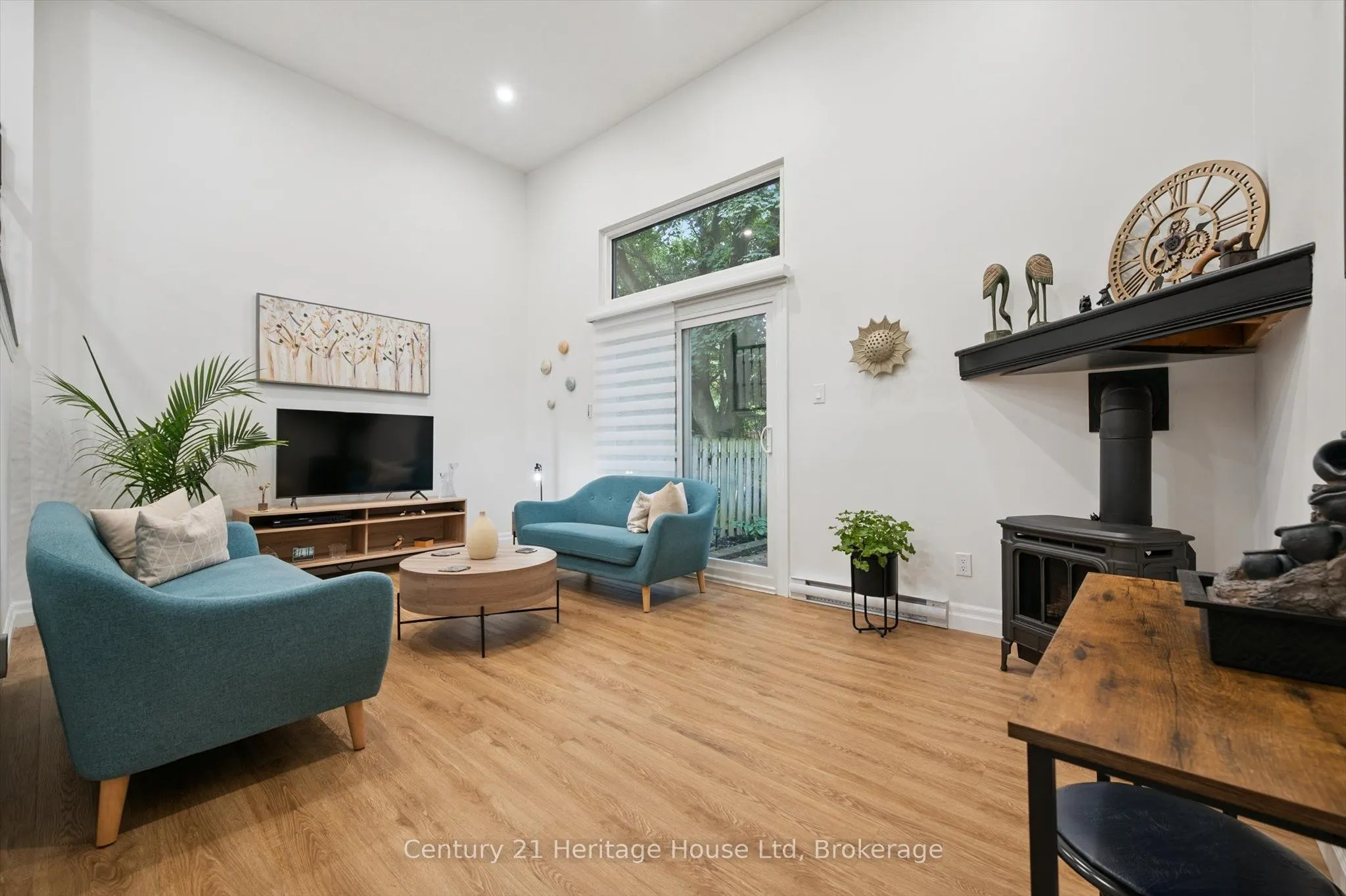 2 Worton Avenue, #10