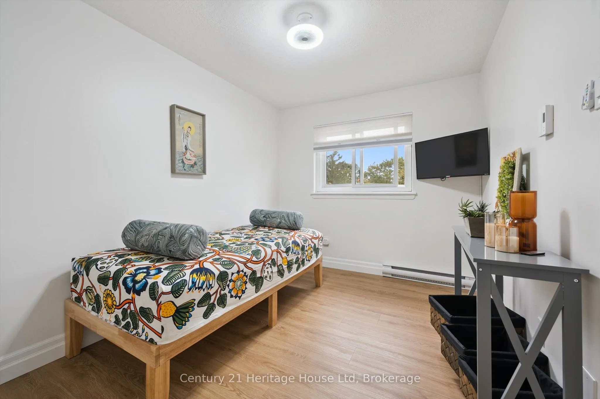 2 Worton Avenue, #10