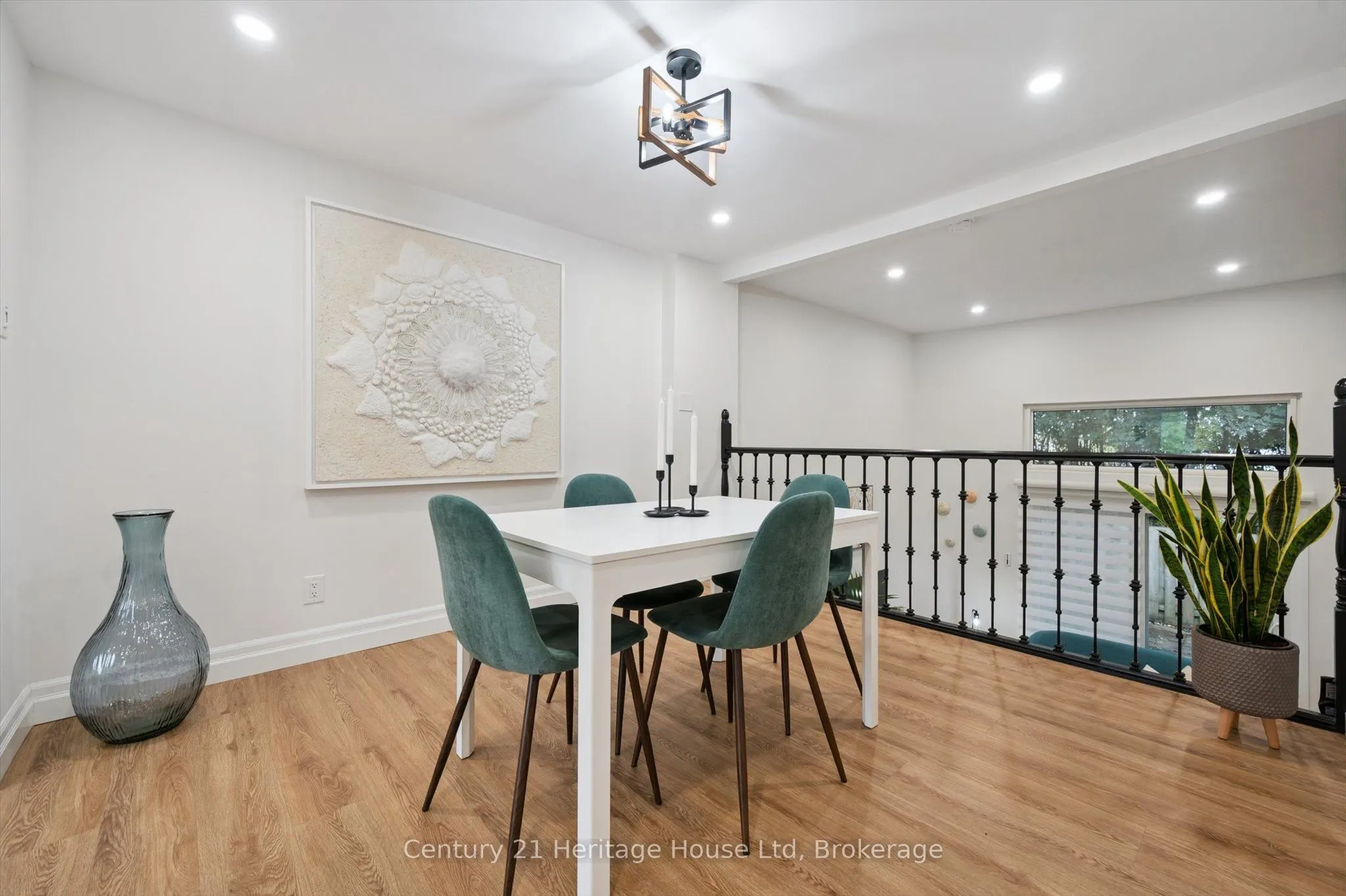 2 Worton Avenue, #10