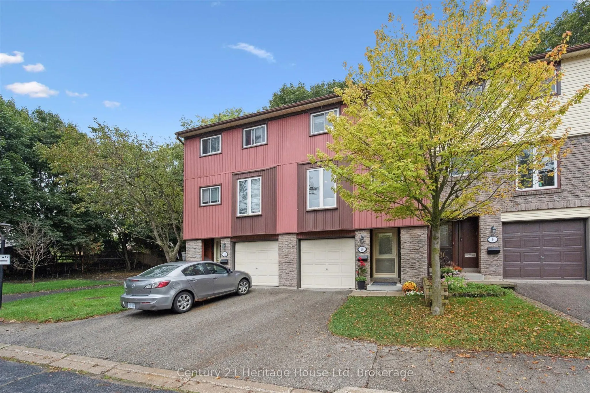 2 Worton Avenue, #10
