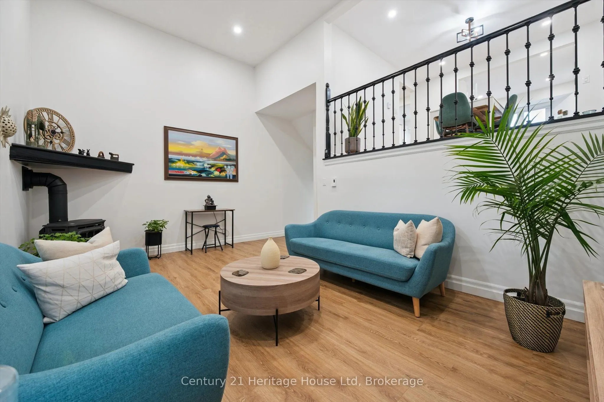 2 Worton Avenue, #10