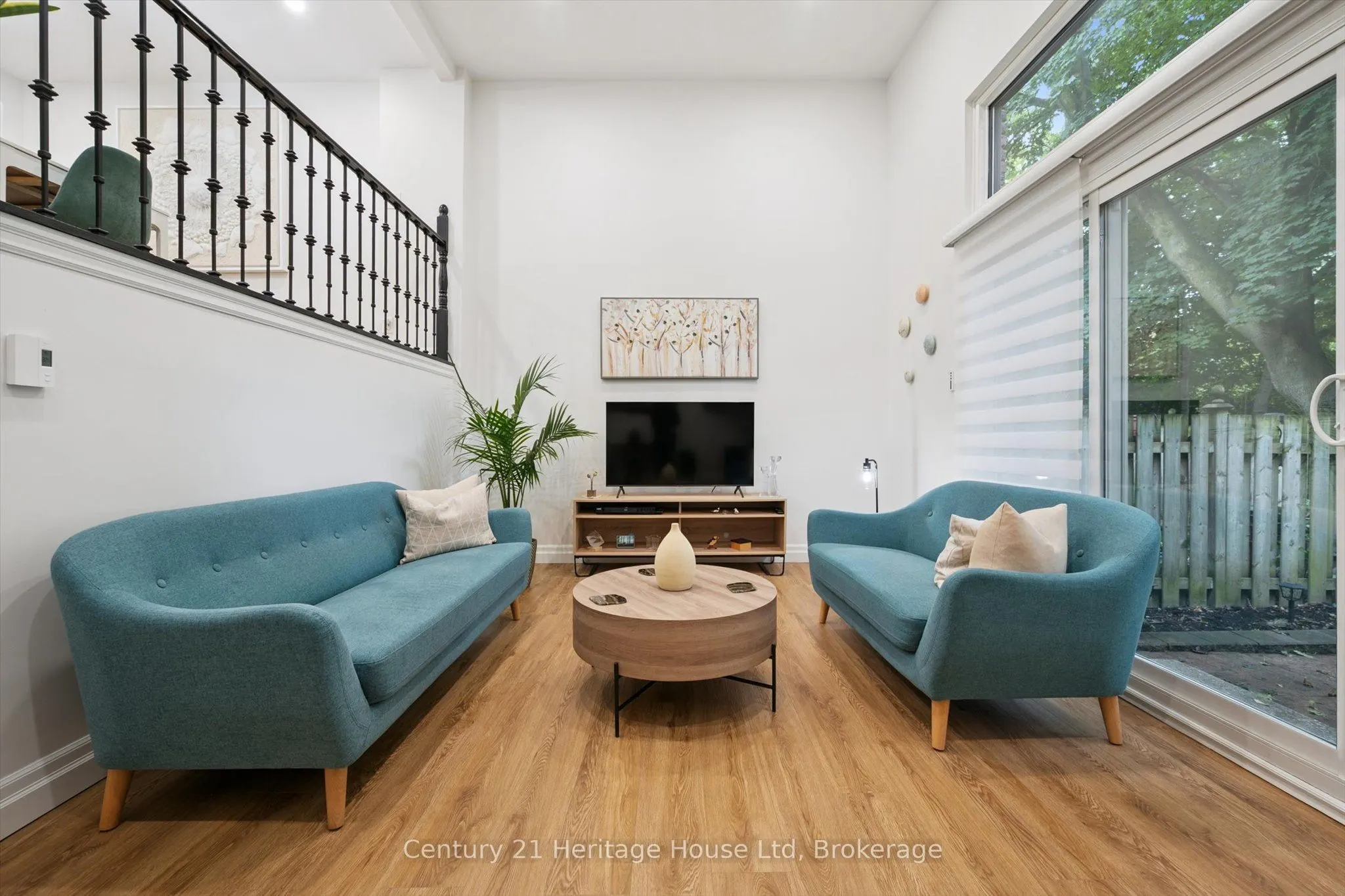 2 Worton Avenue, #10