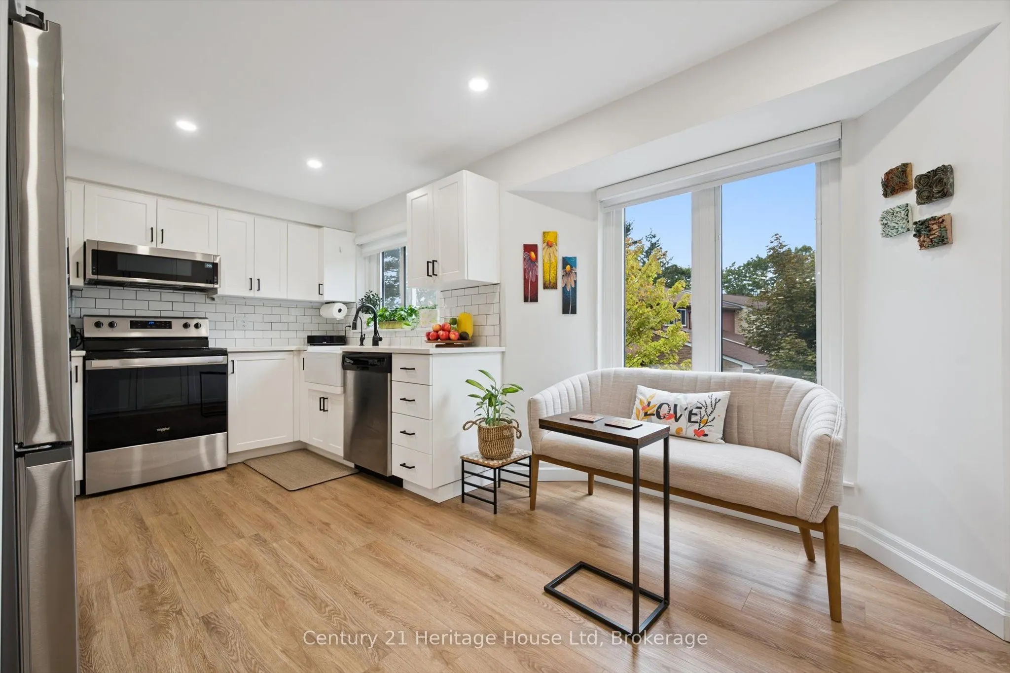 2 Worton Avenue, #10