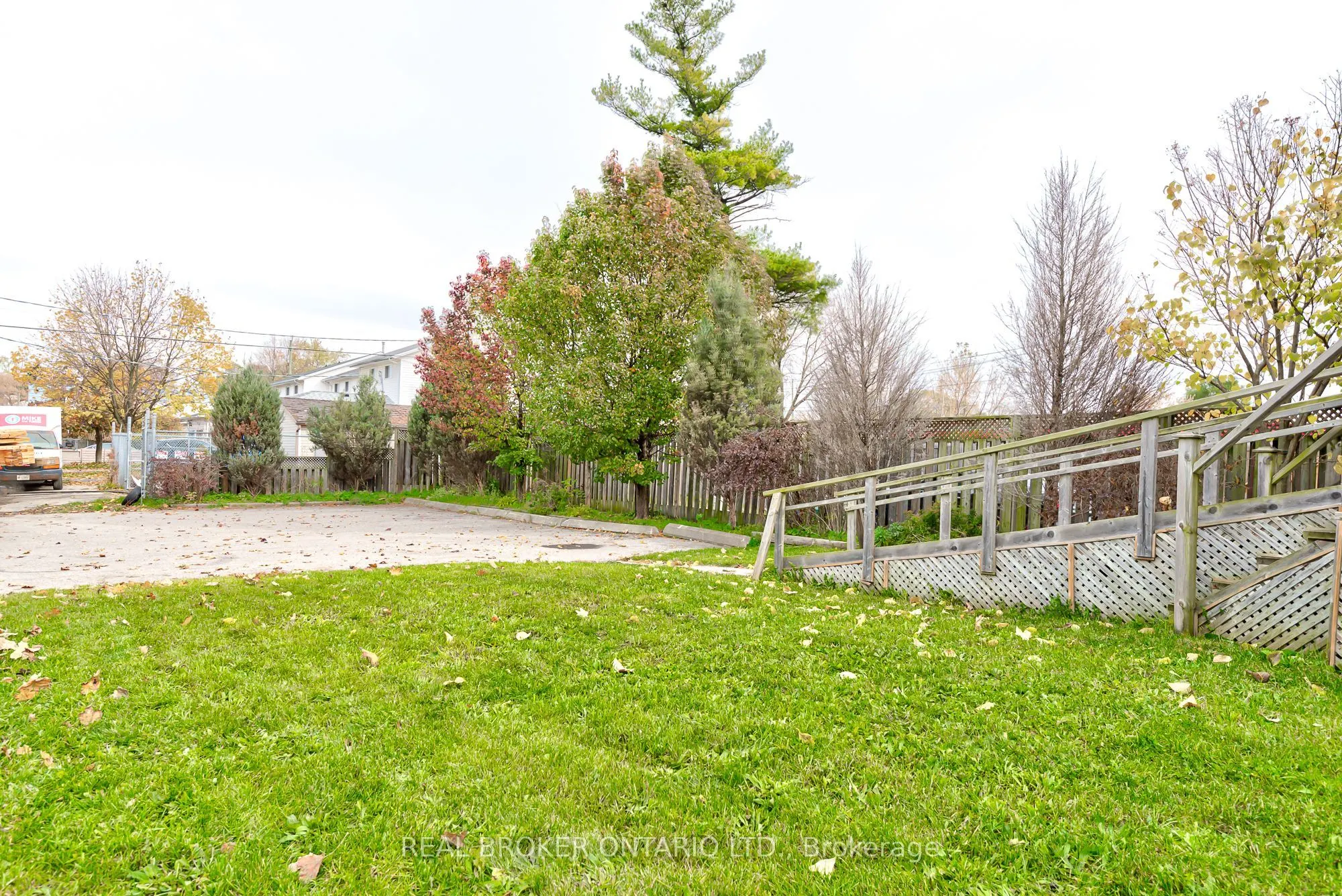 1405 King Street E
