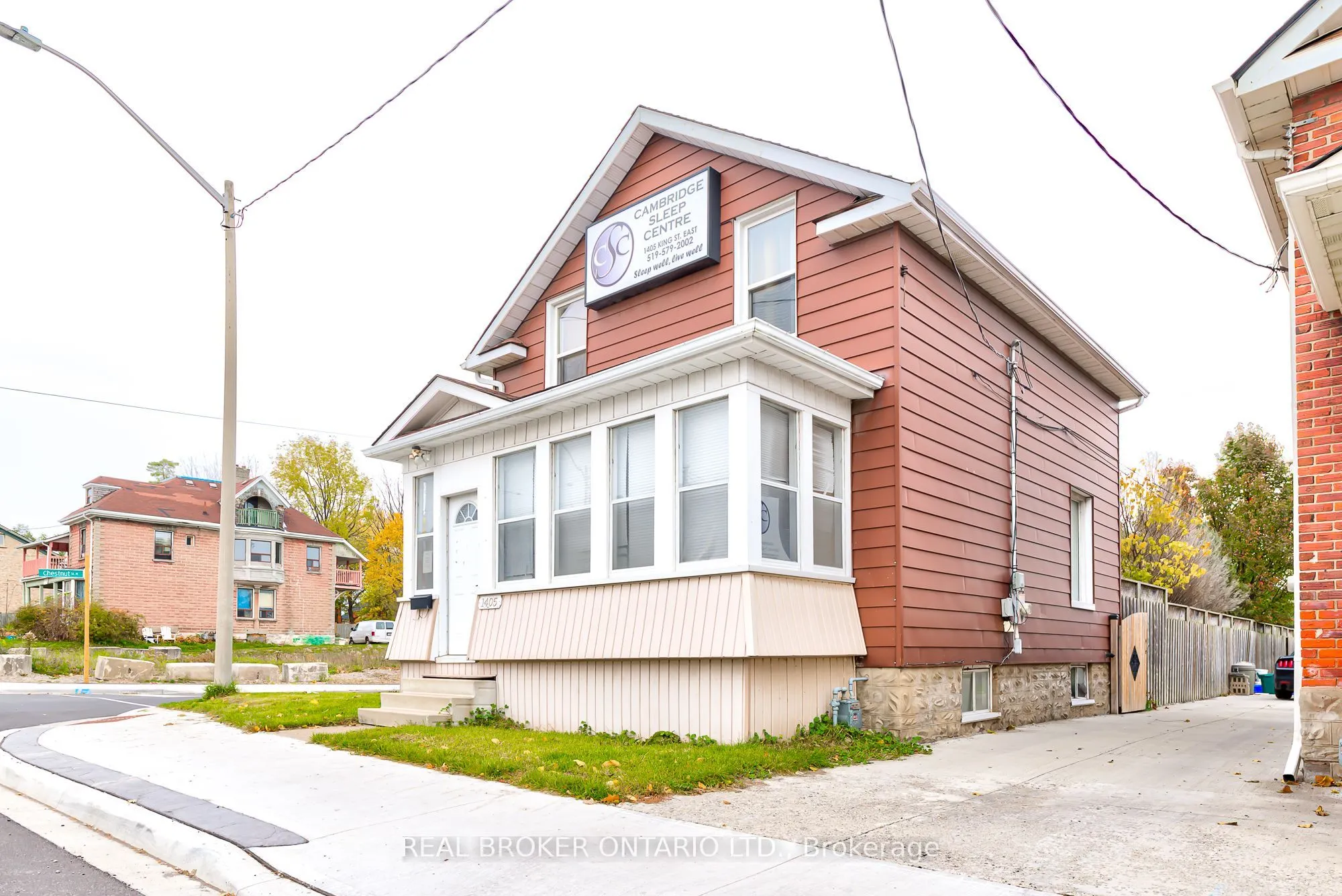 1405 King Street E