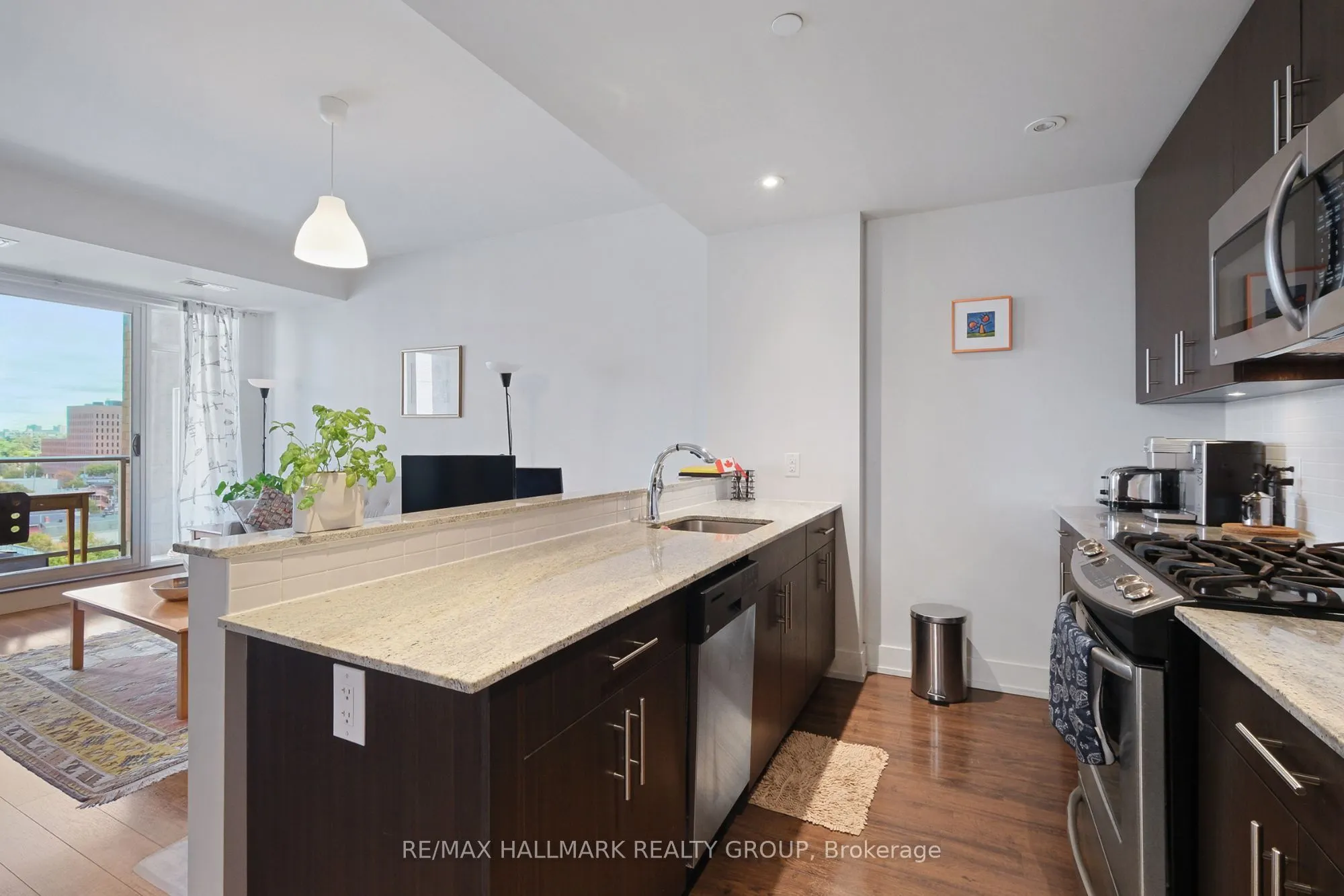 100 Champagne Avenue S, #706