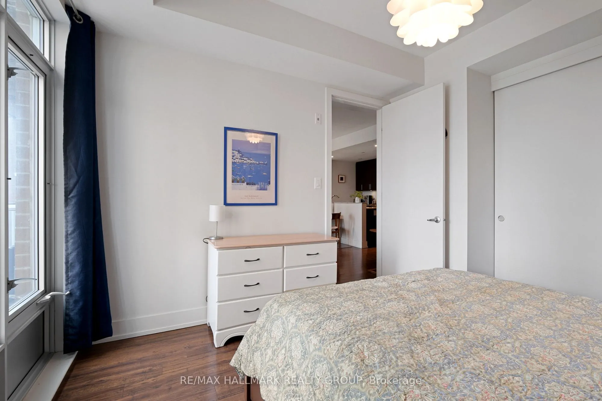 100 Champagne Avenue S, #706
