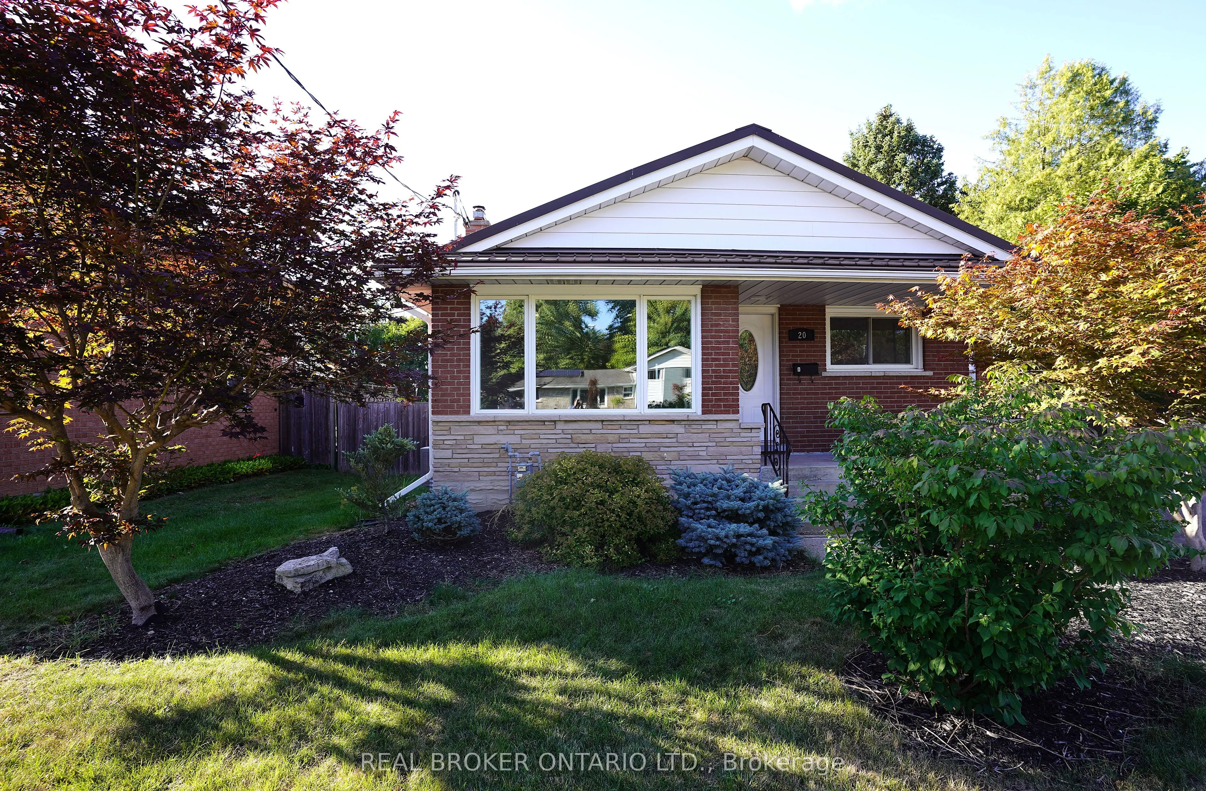 20 Sunrise Drive, #UPPER
