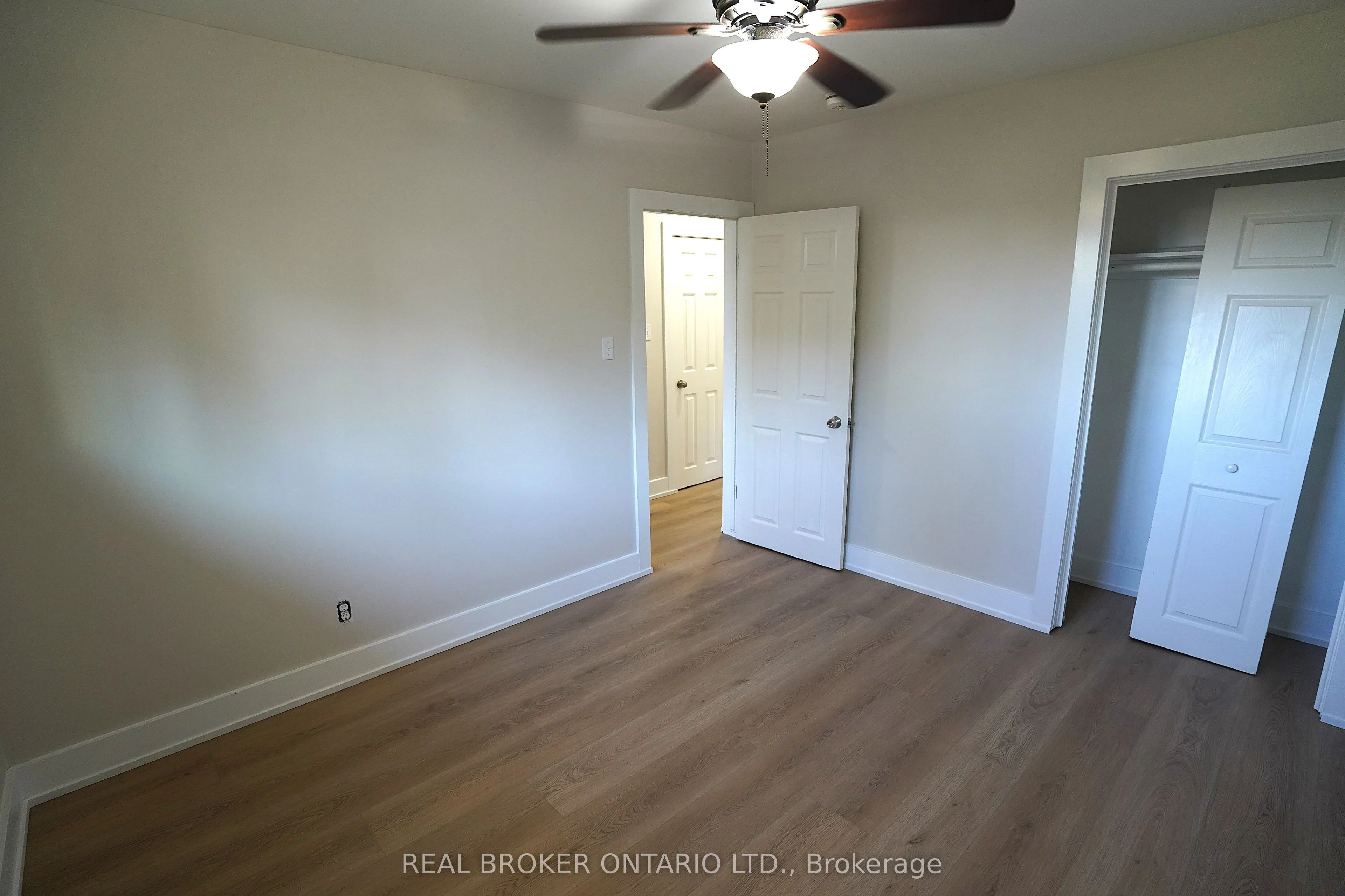 20 Sunrise Drive, #UPPER