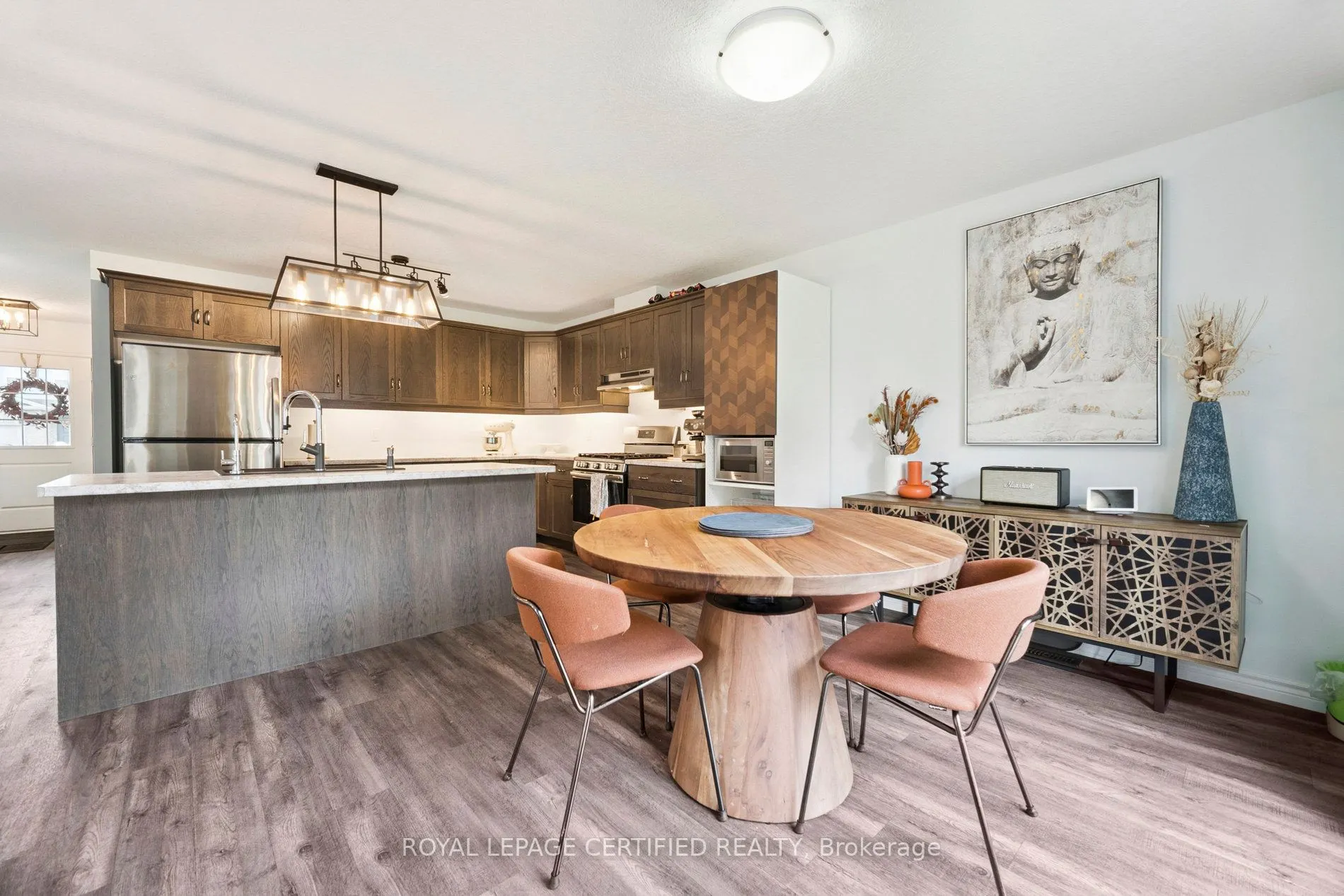 3 Minler Street E
