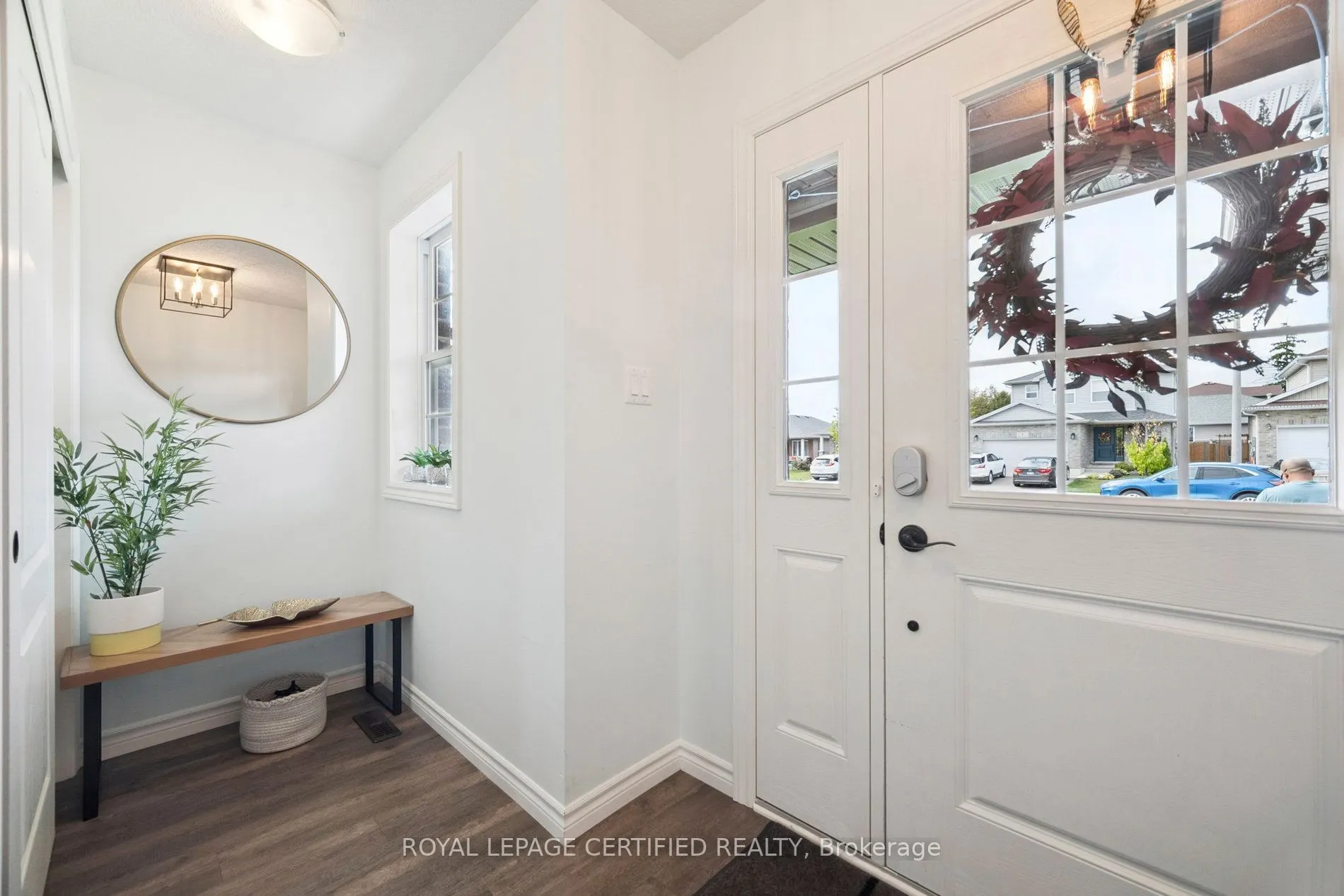3 Minler Street E