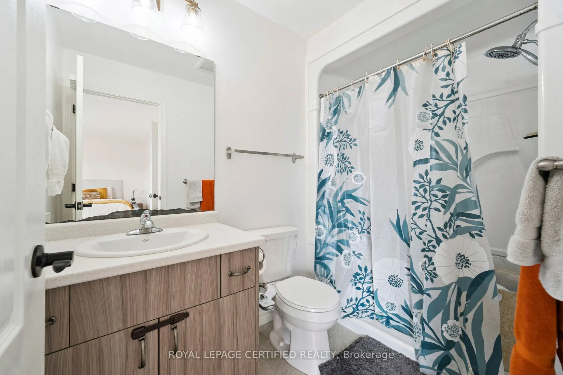 3 Minler Street E