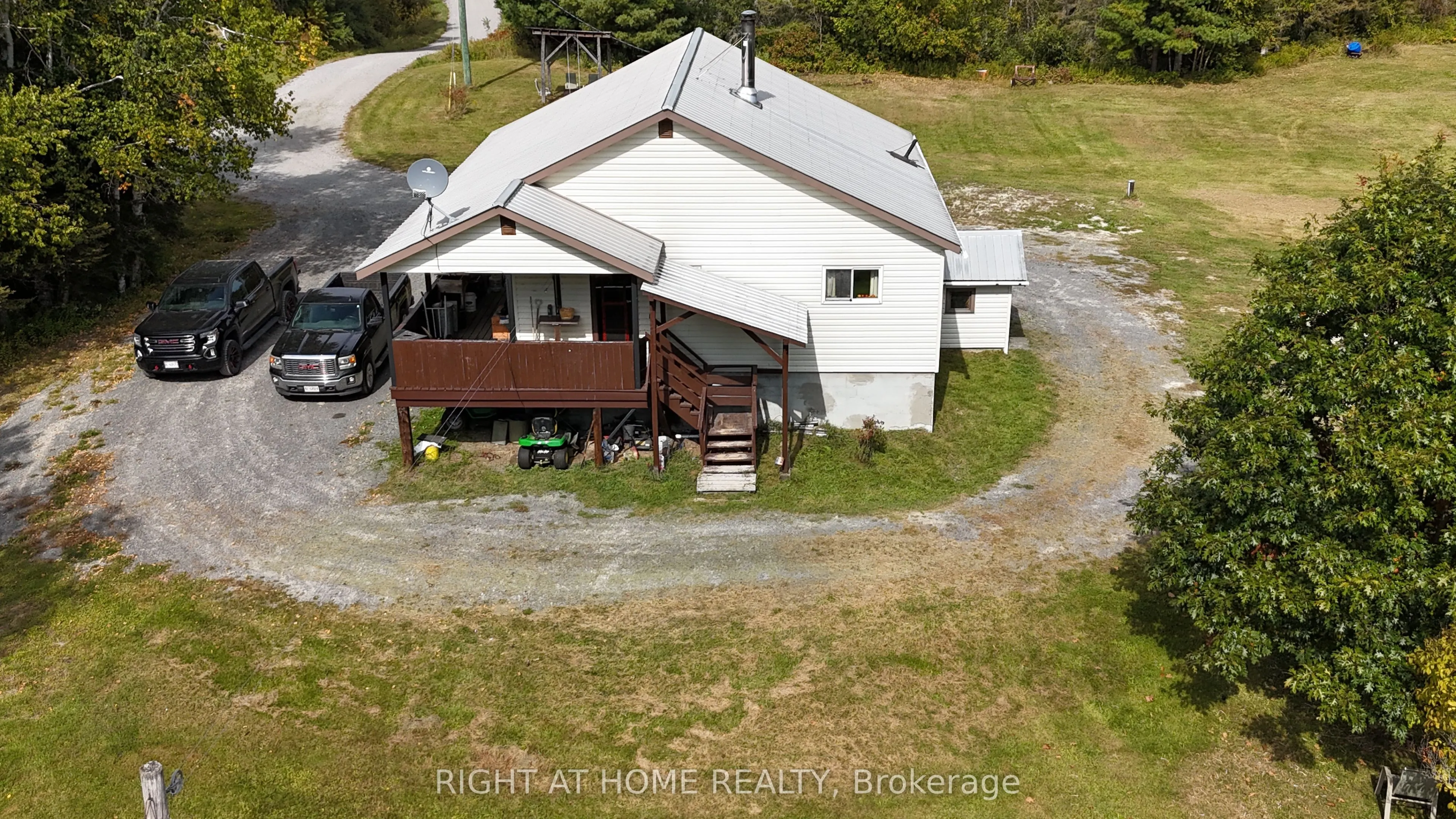58 Bellefeuille Road S
