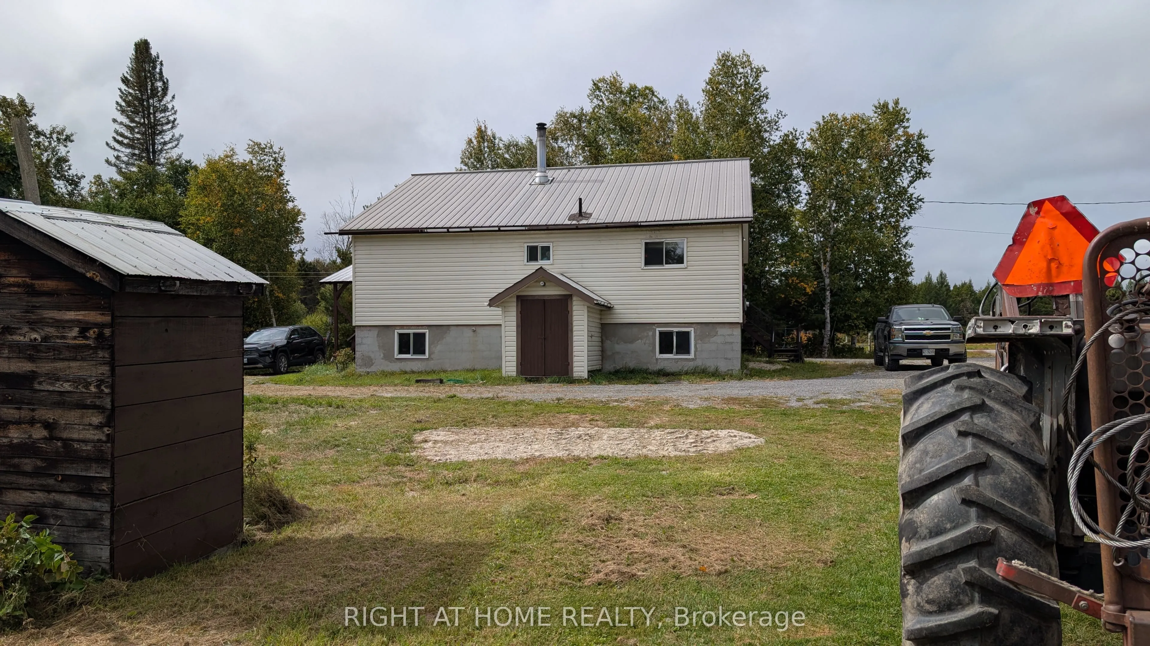 58 Bellefeuille Road S