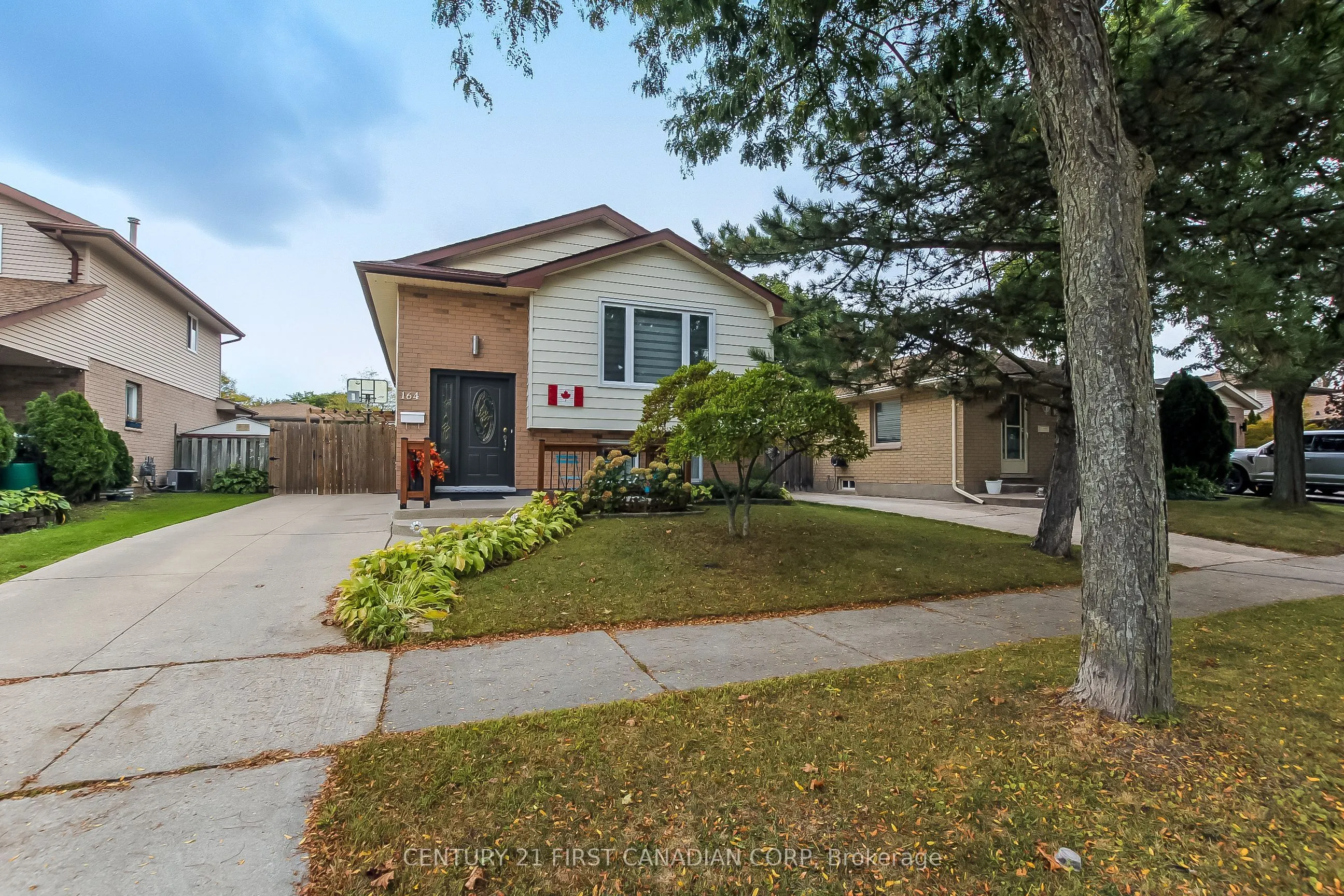 164 Clara Crescent