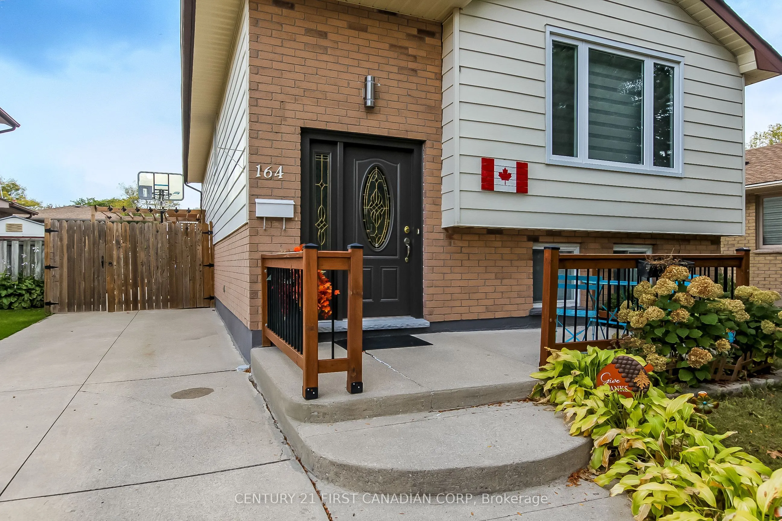 164 Clara Crescent