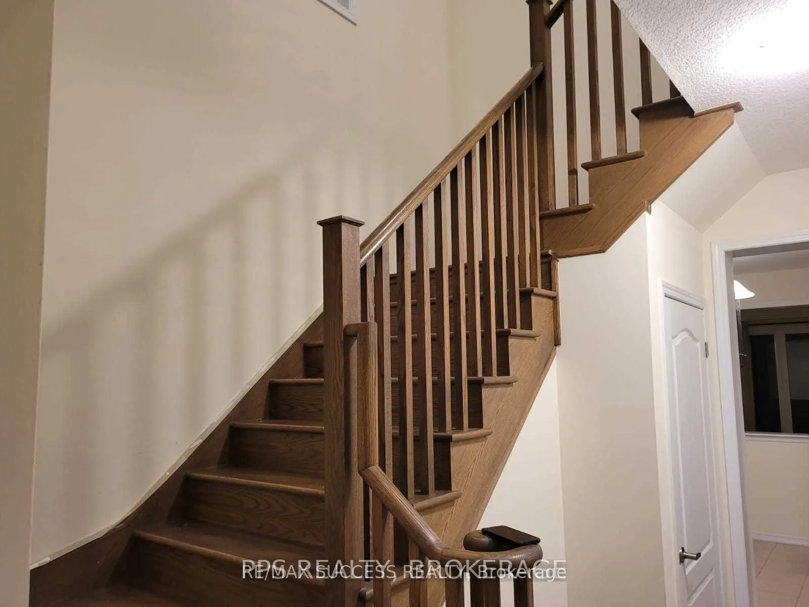 7916 Odell Crescent