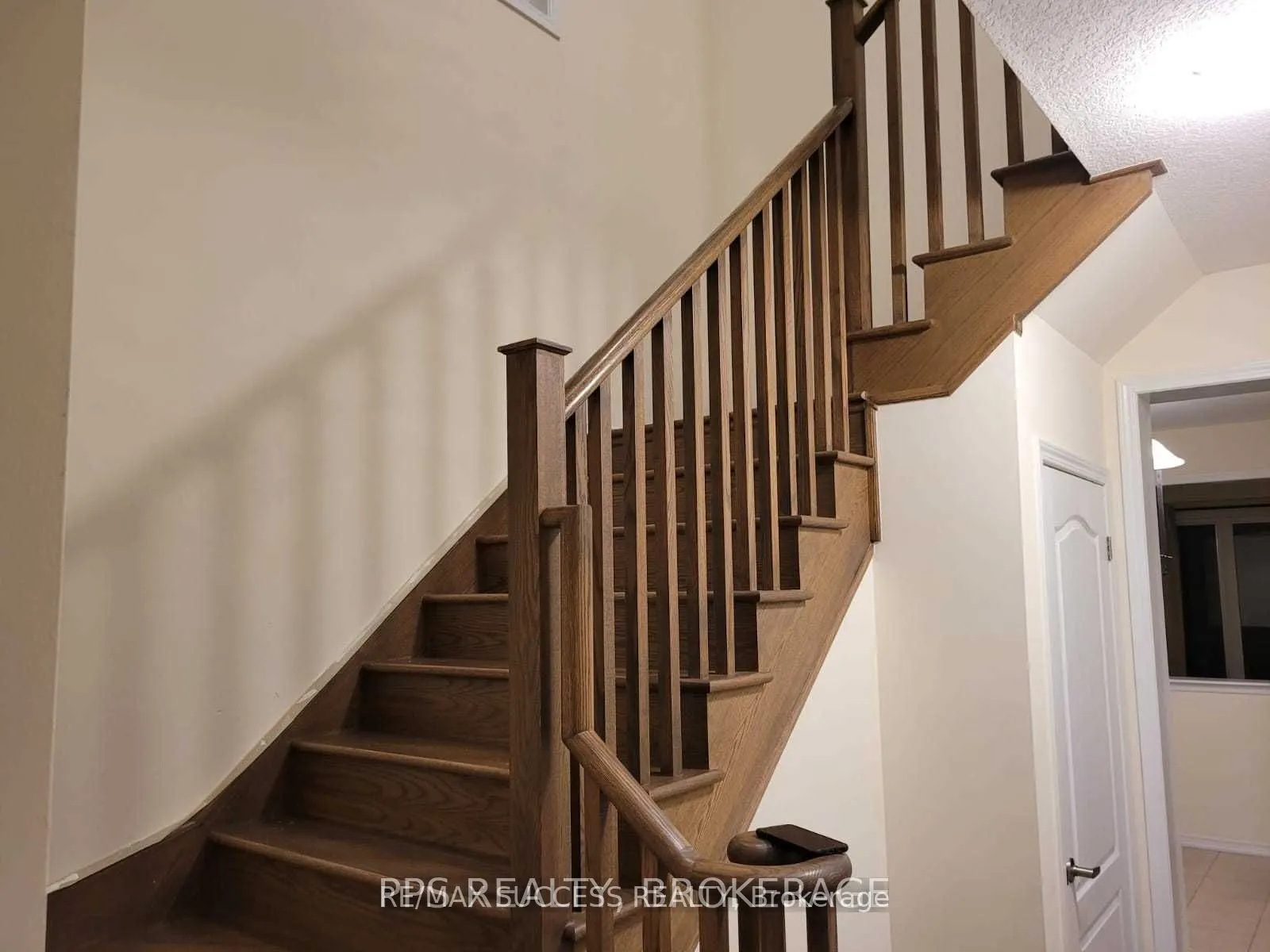 7916 Odell Crescent