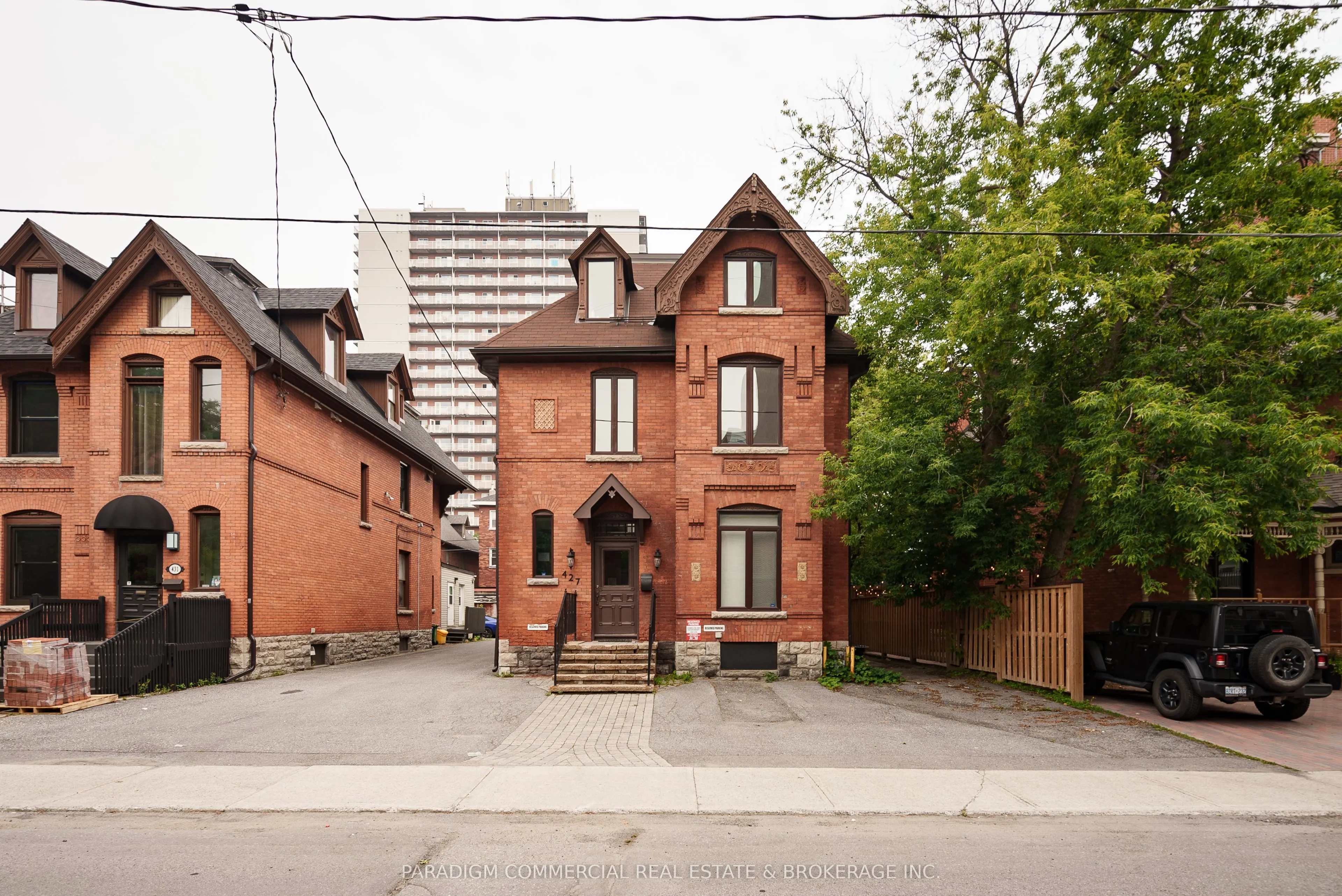 427 GILMOUR Street