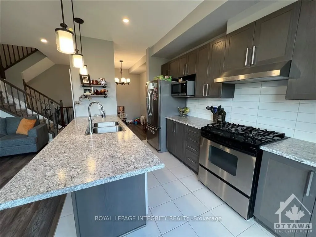 153 BANDELIER Way